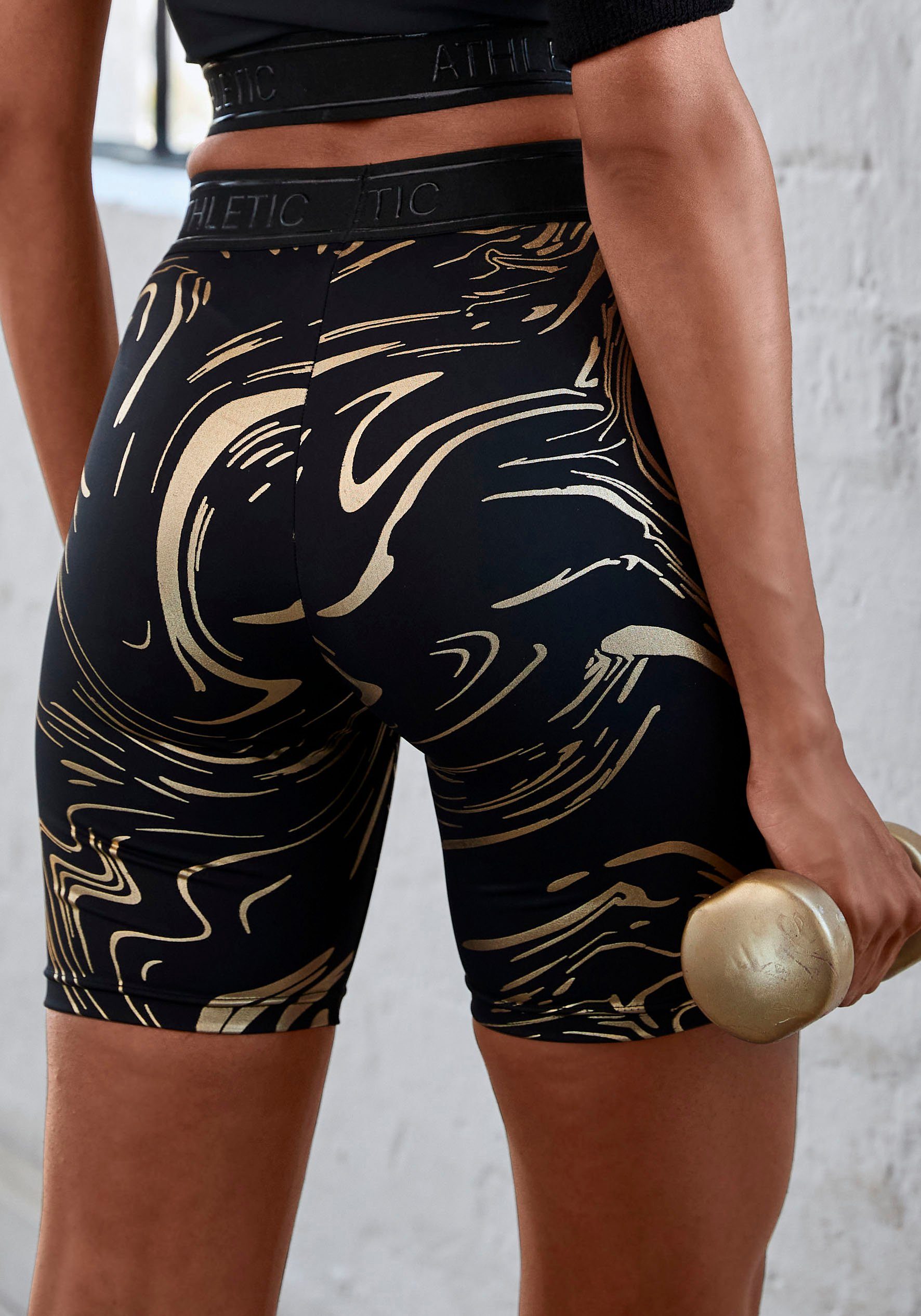active by Lascana Functionele short FIETSBROEKJE met glanzende 3d-opdruk in de taille