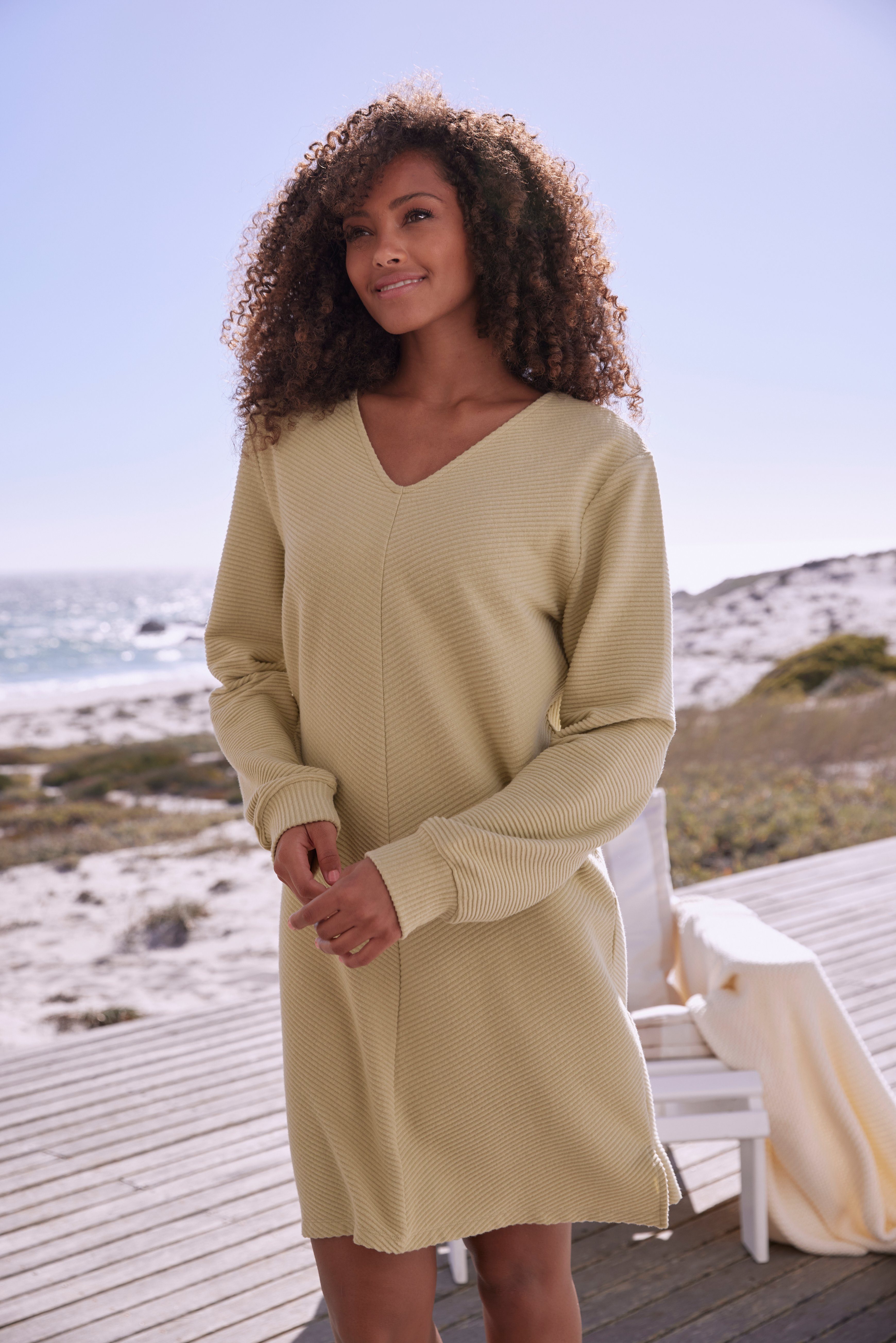 s.Oliver RED LABEL Beachwear Sweatjurk met lange mouwen in geribde stof Langarm jurk van ribkwaliteit met deelnaad, loungewear