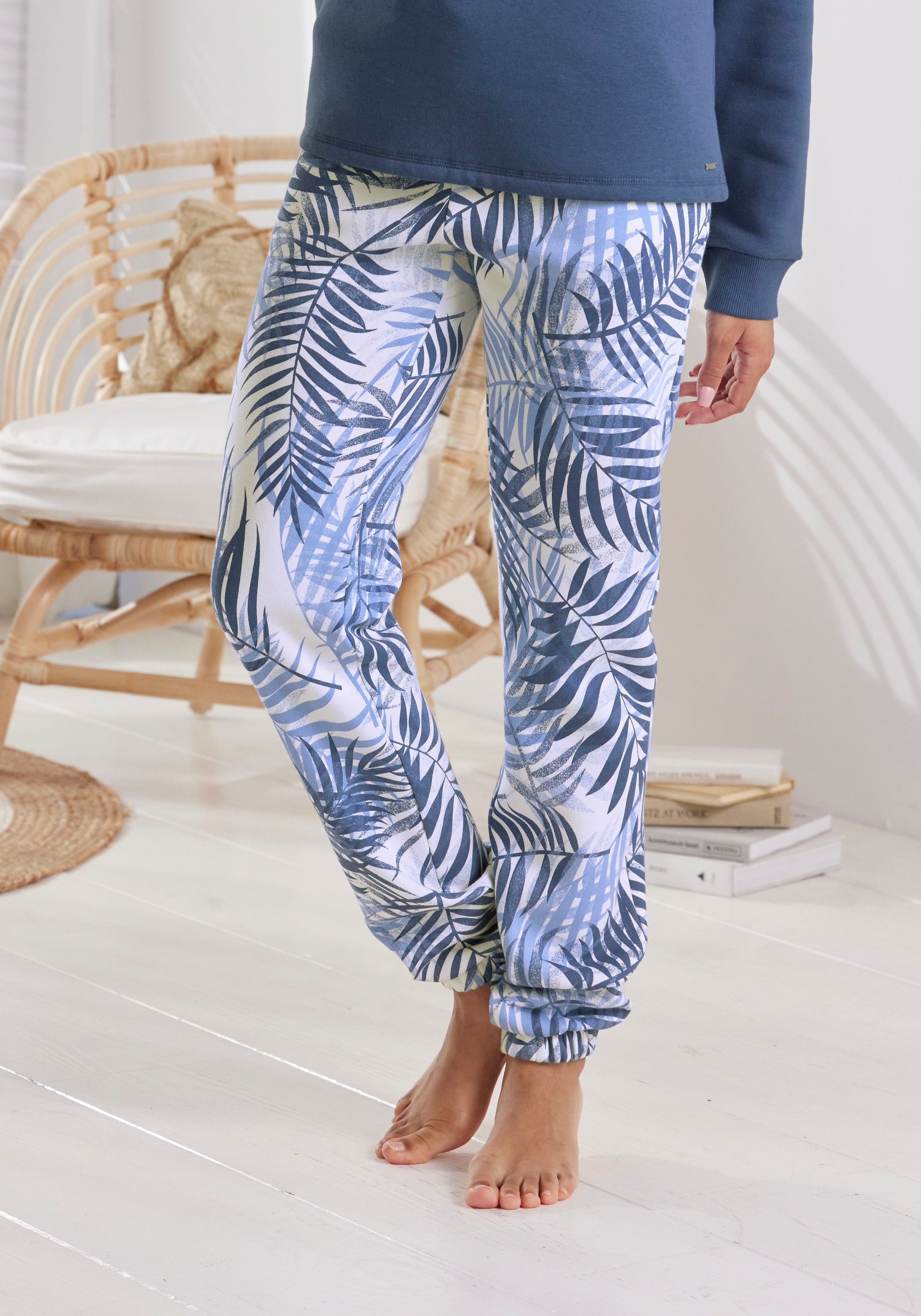 Lascana Sweatpants -Loungebroek Loungebroek met allover-print, loungewear (1-delig)