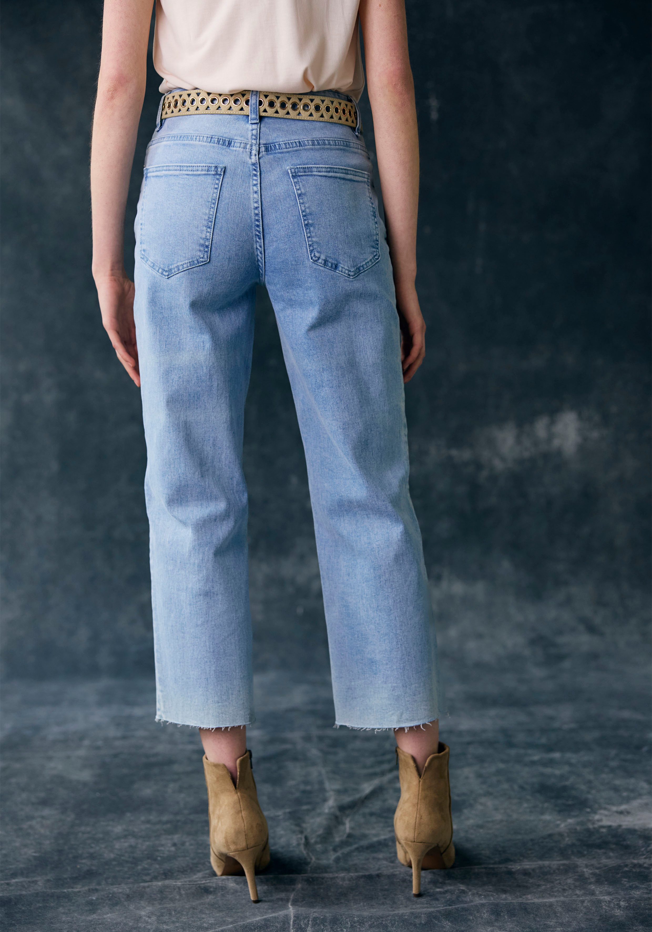 Buffalo Wijde jeans met licht uitgerafelde broekzoom, culotte jeans in 7/8-lengte