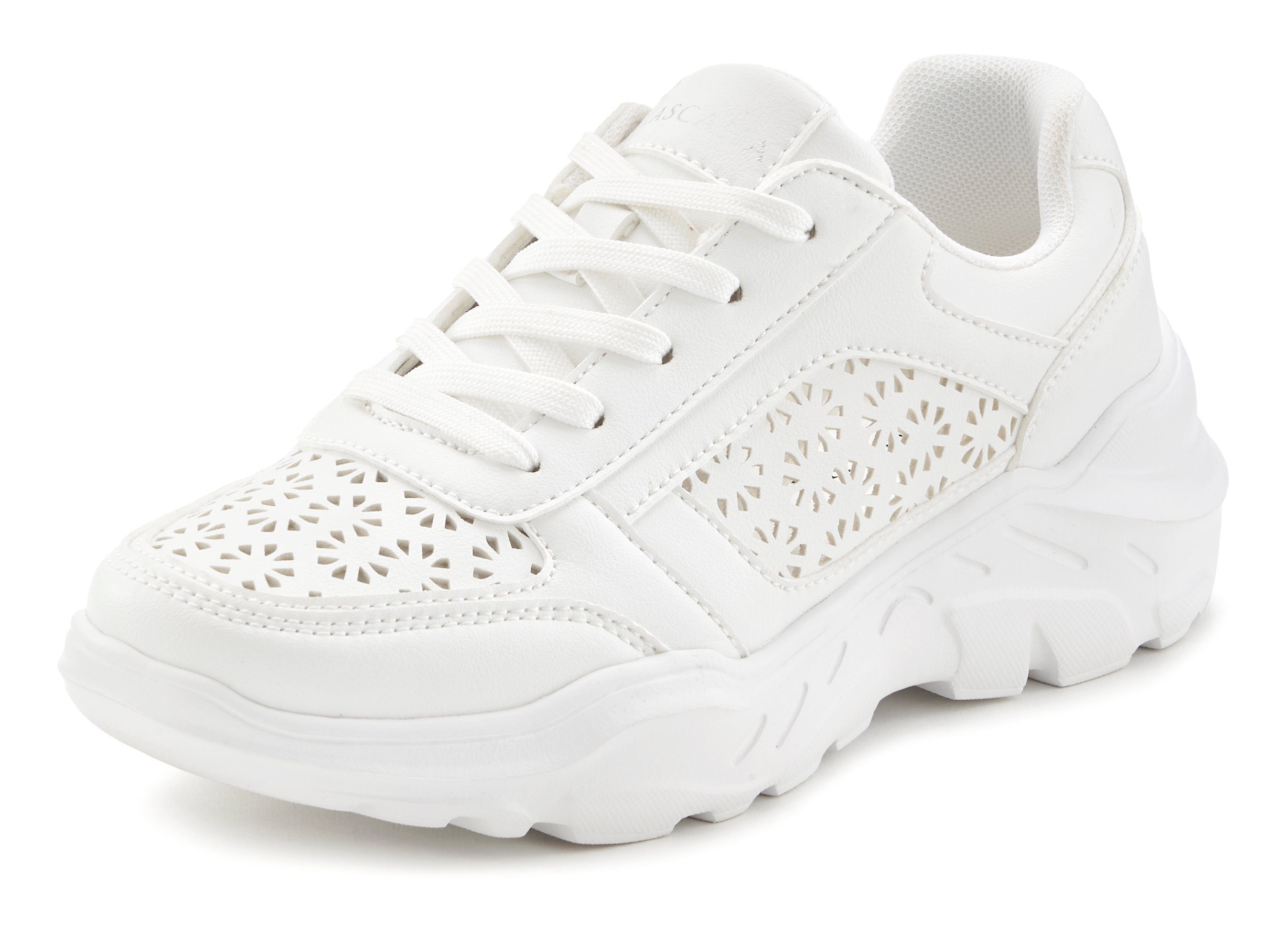 Lascana Sneakers Vrijetijdsschoen, lage schoen met kleine cut-outs en chunky zool VEGAN