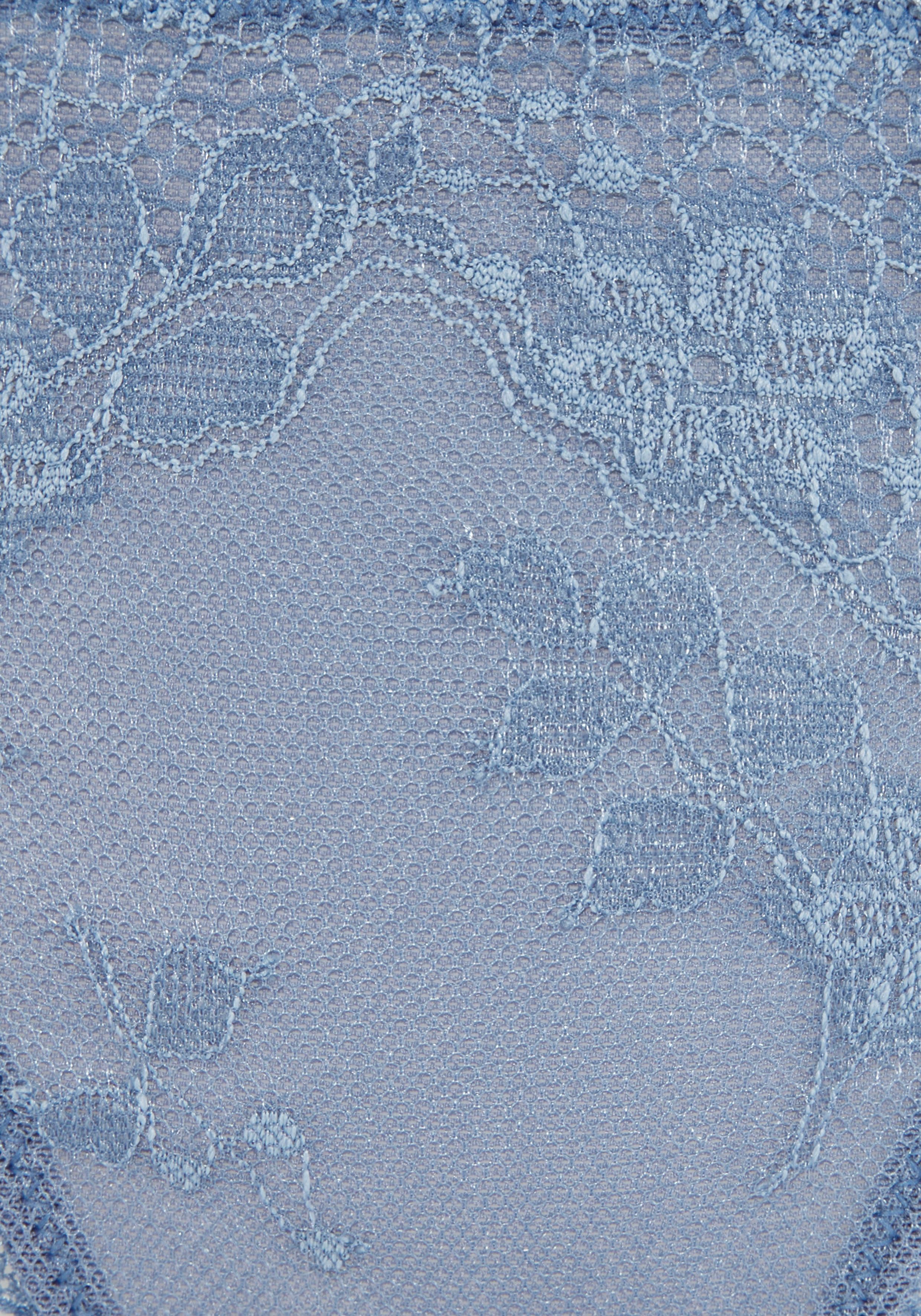 Vivance String Julia met verleidelijke cut-out en fijne sierstrik met accessoire