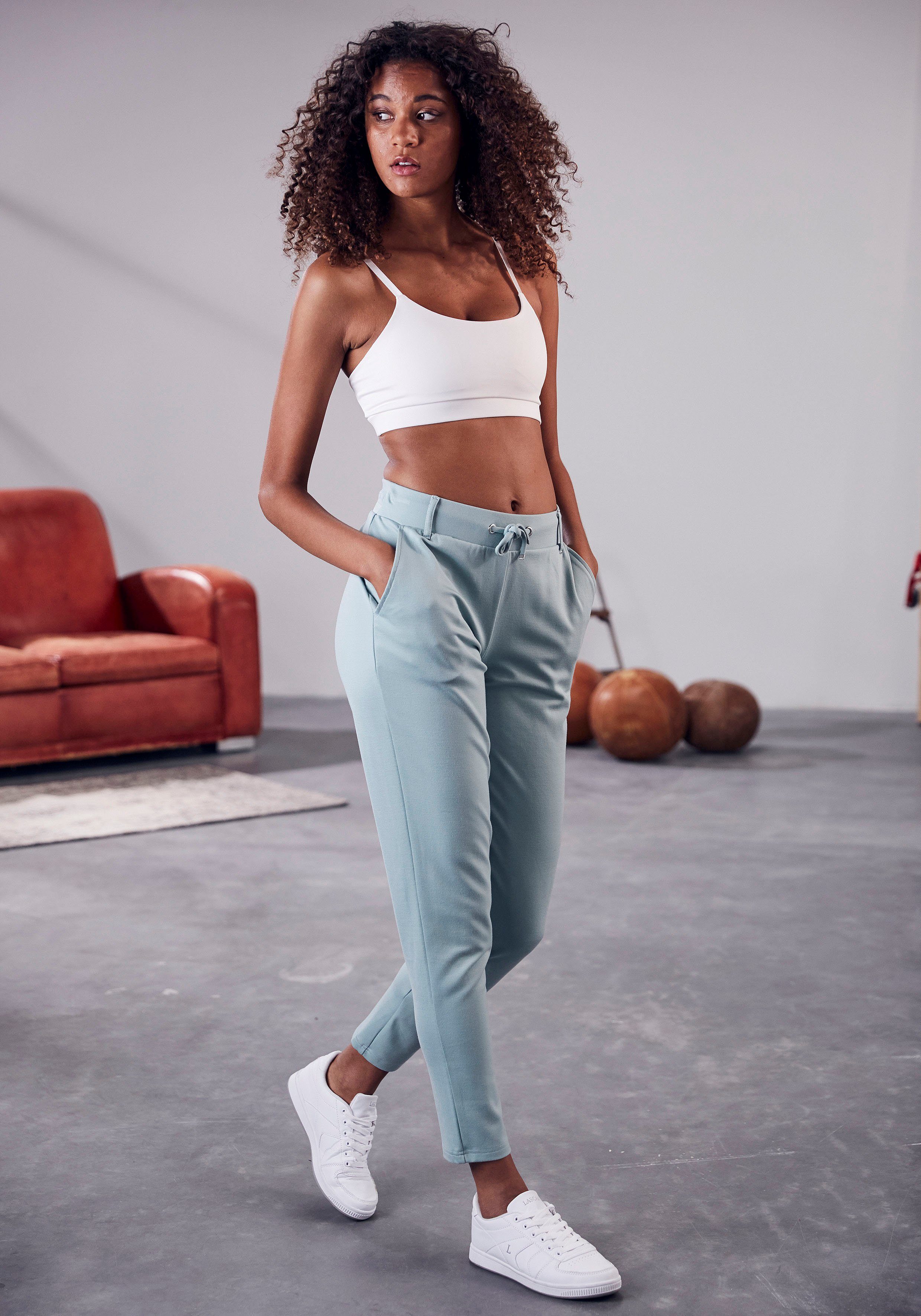 Lascana Jogpants met elastische tailleband en riemlussen, loungewear (1-delig)
