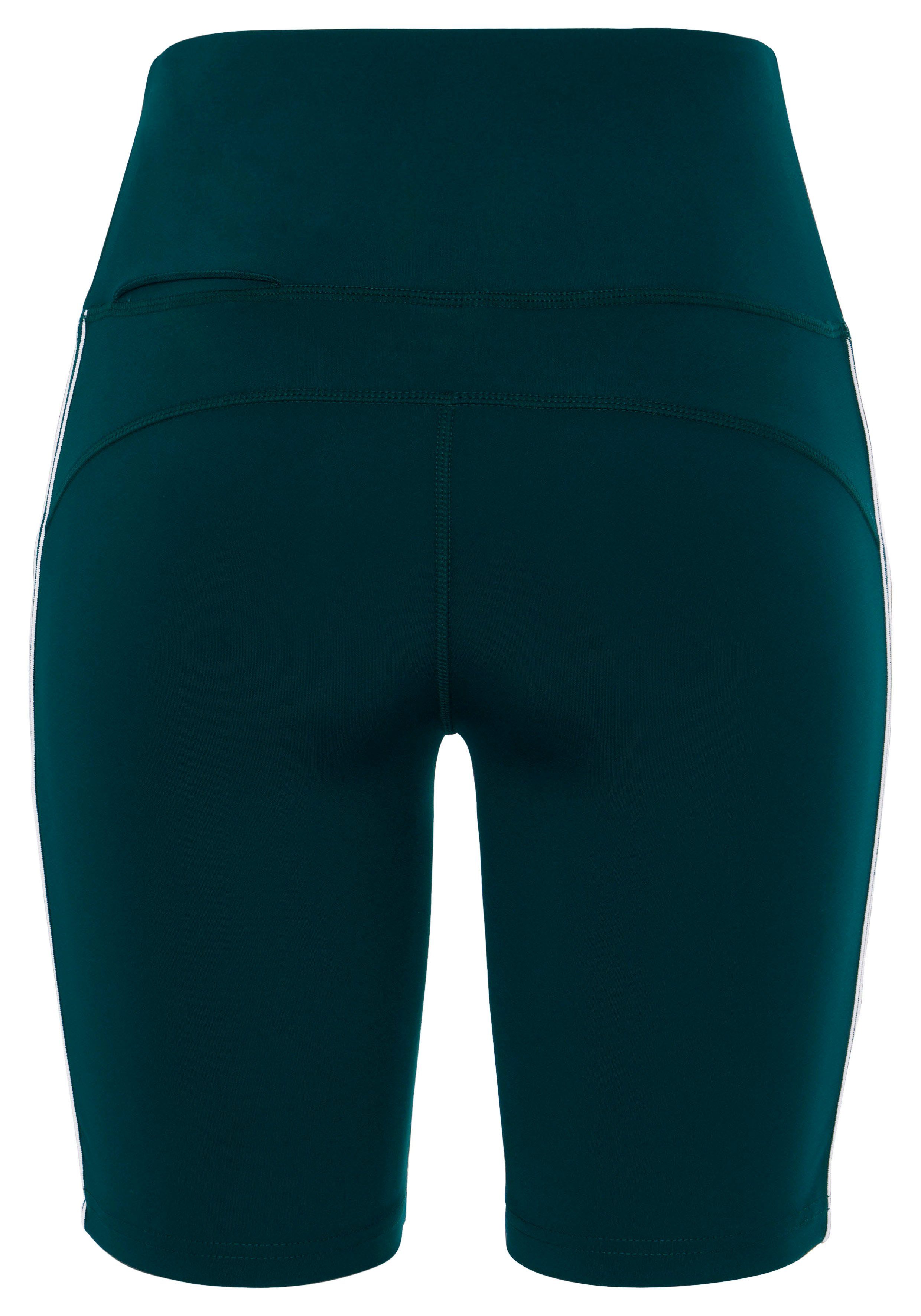 active by Lascana Fietsbroekje met tas aan de taille