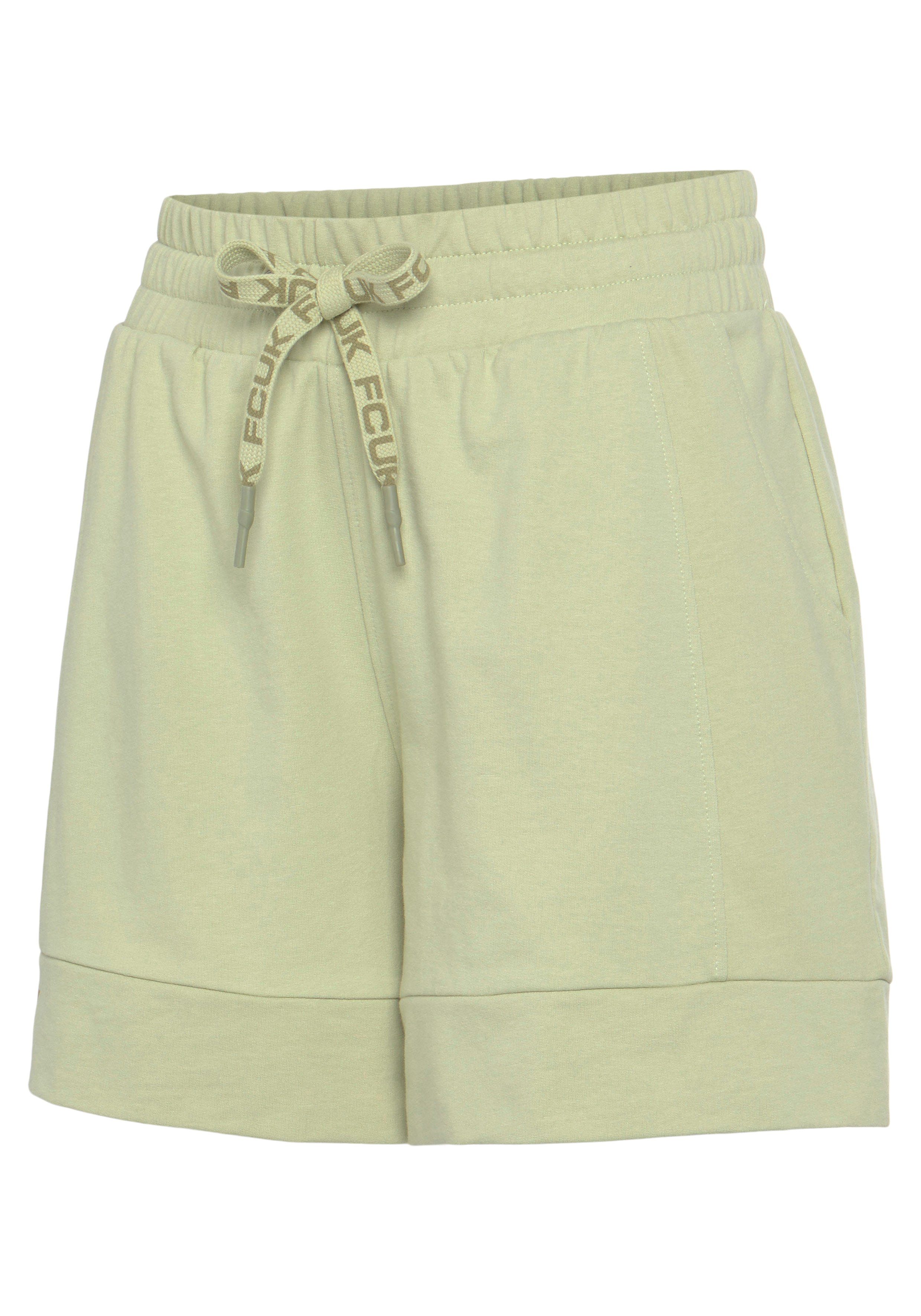 FCUK Sweatshort met lengte scheidingnaad en logo-opdruk, loungewear (1-delig)