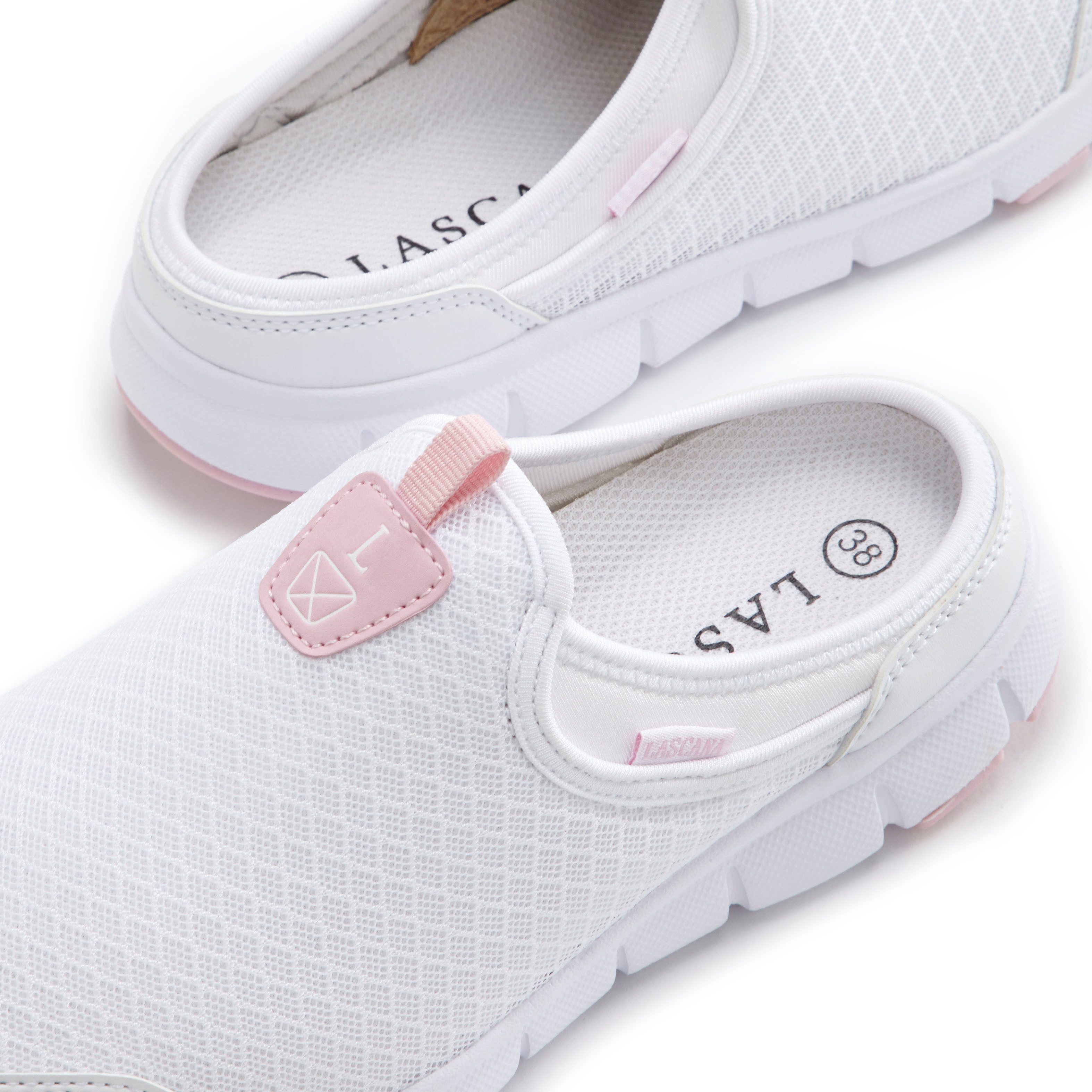 Lascana Slip-on sneakers Lage schoen, vrijetijdsschoen, sabot, clogs van licht mesh-materiaal