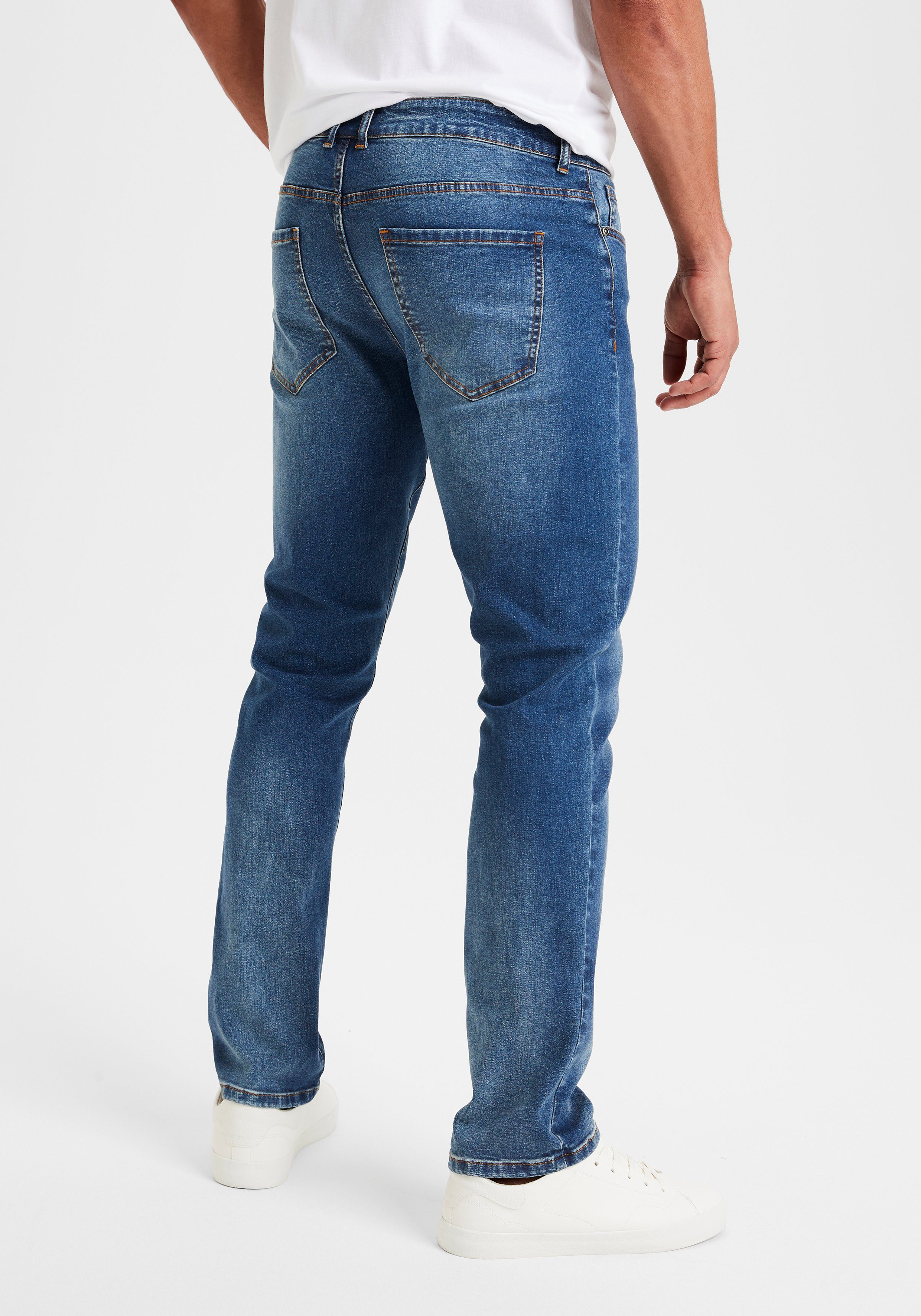 Buffalo 5-pocket jeans Straight fit met normale taillehoogte, van elastische denim-kwaliteit