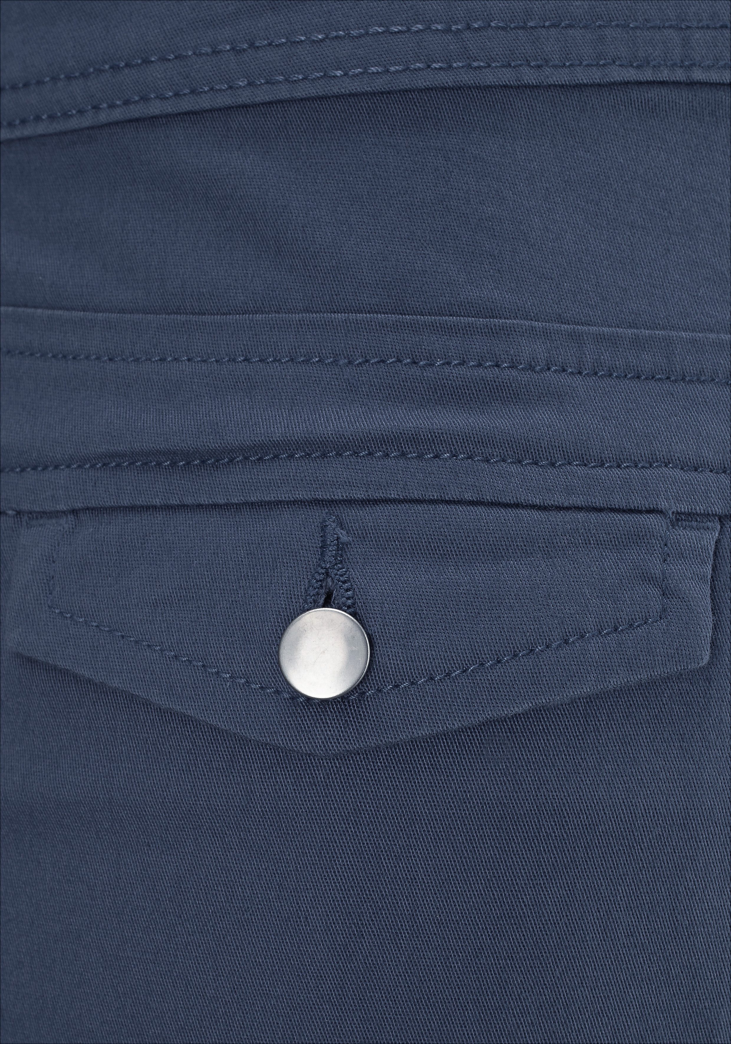 Lascana Short van stretchkatoen met zakken, korte broek, casual look