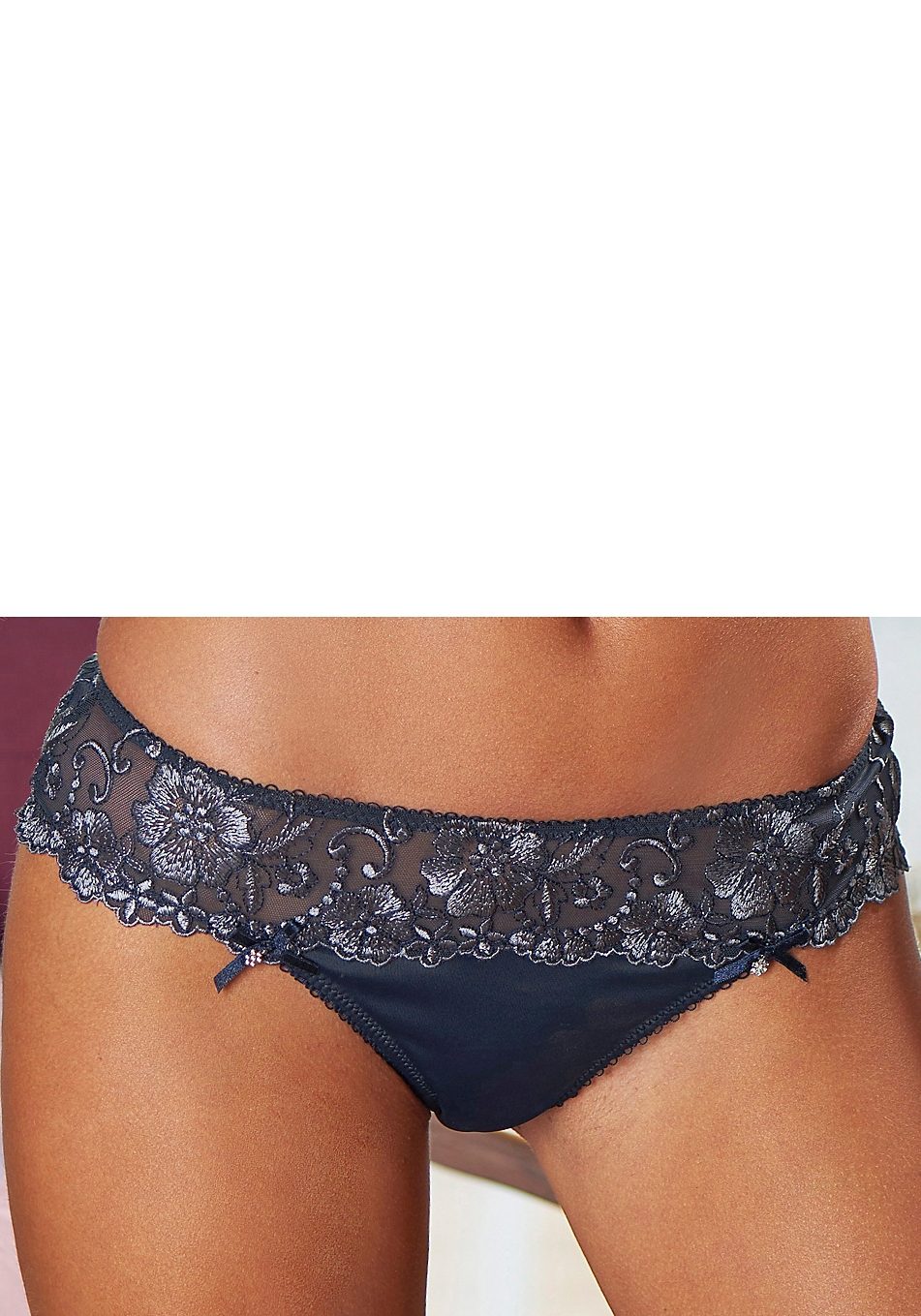 Lascana String Wanda Dessous met borduurkant in gebloemde look