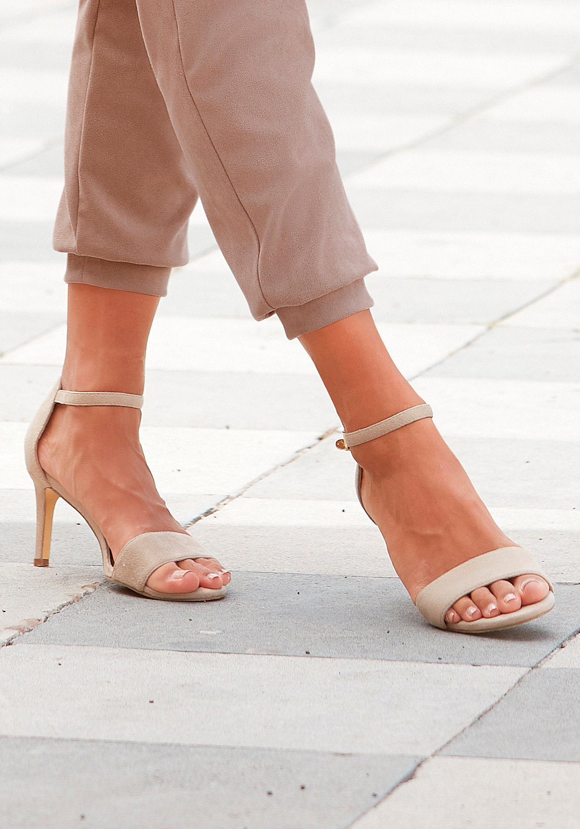 Lascana Highheel sandaaltjes Zomerschoen in tijdloos ontwerp, riem-sandaal vegan
