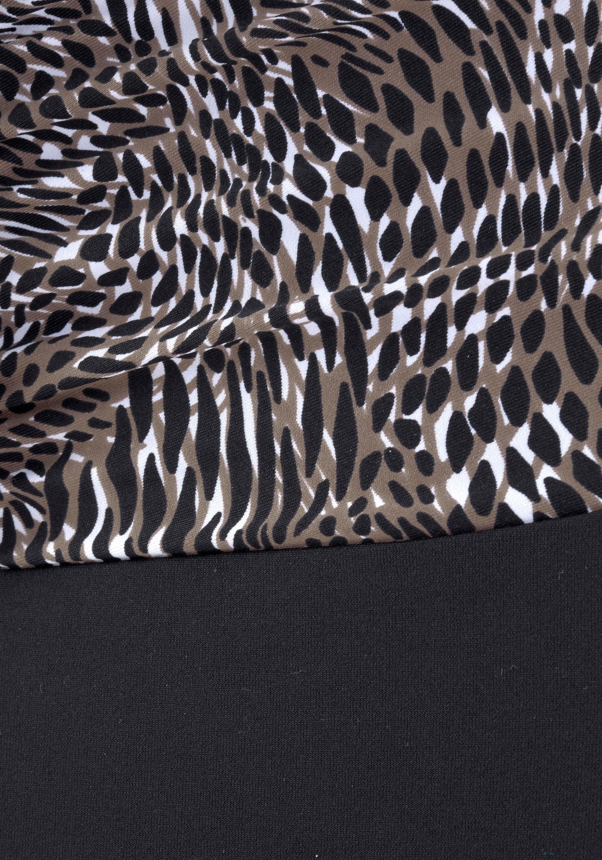 Lascana Badpak met trendy animal-print en modellerend effect