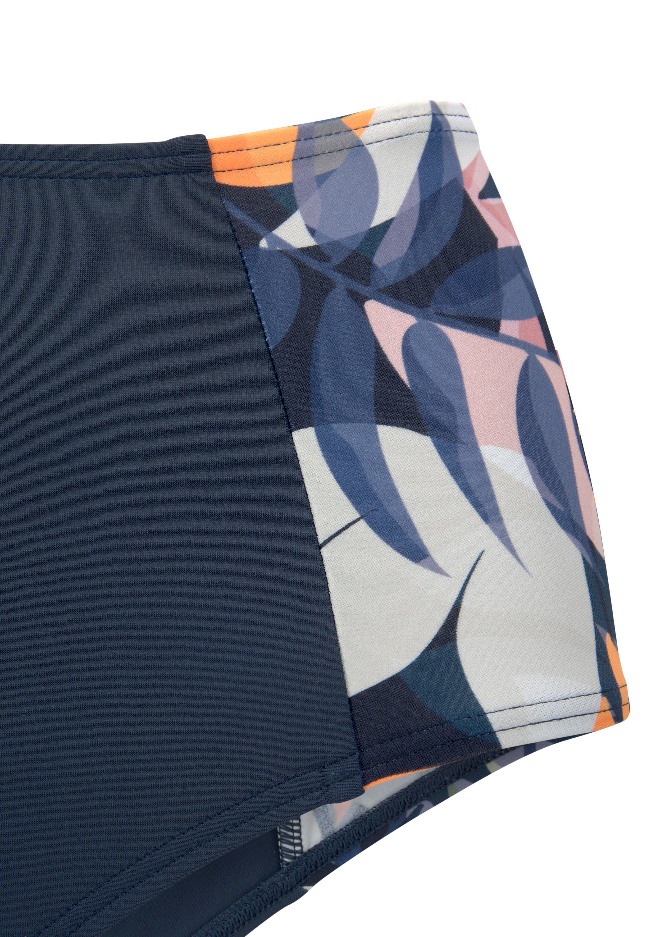 active by Lascana Bikinibroekje WAVE in hoger model