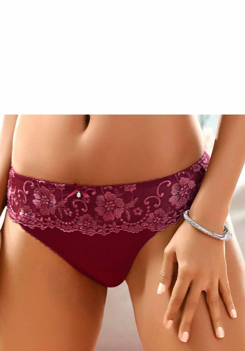 Lascana Bikinibroekje WANDA met borduurkant in bloemetjes-look