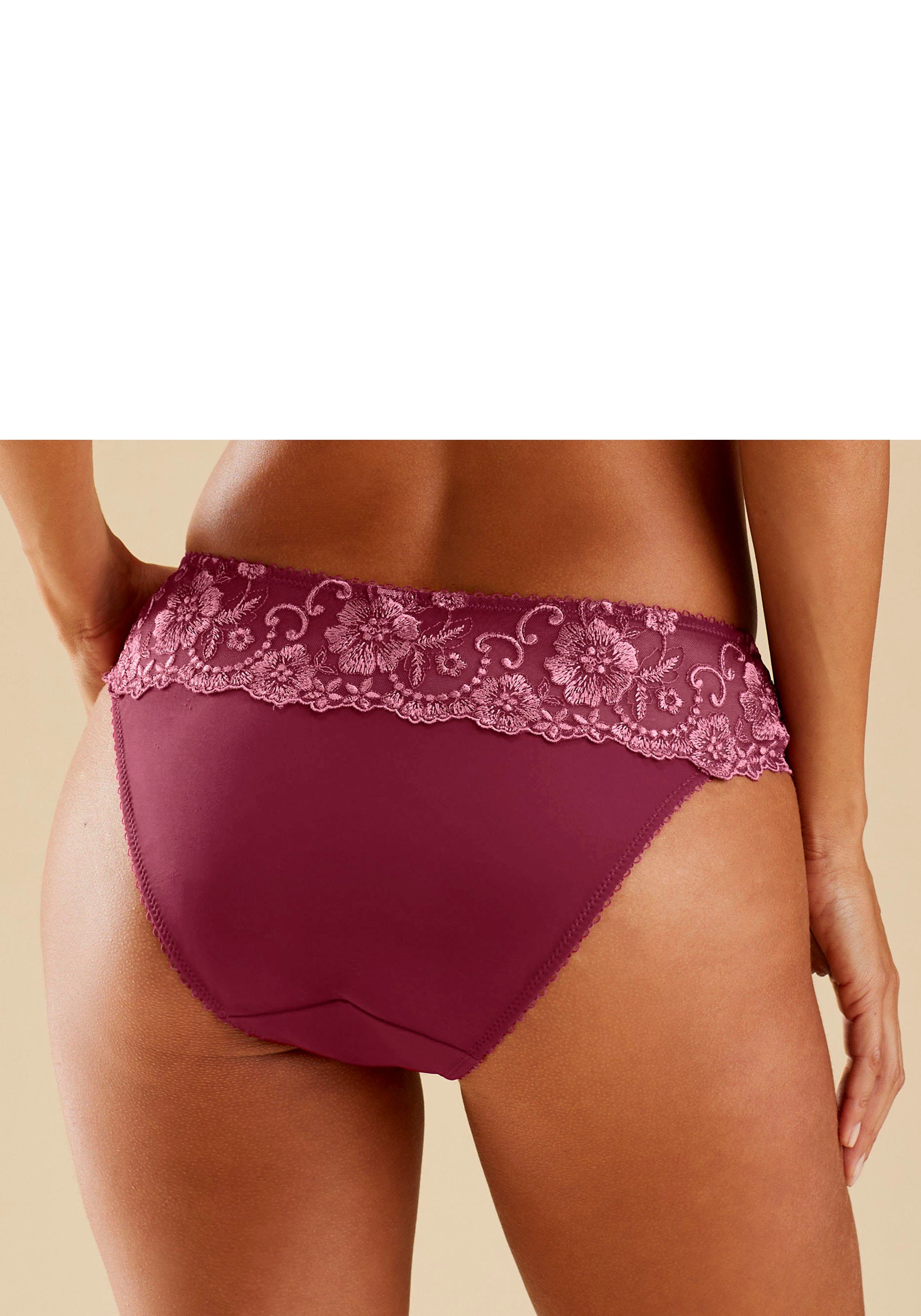 Lascana Bikinibroekje WANDA met borduurkant in bloemetjes-look
