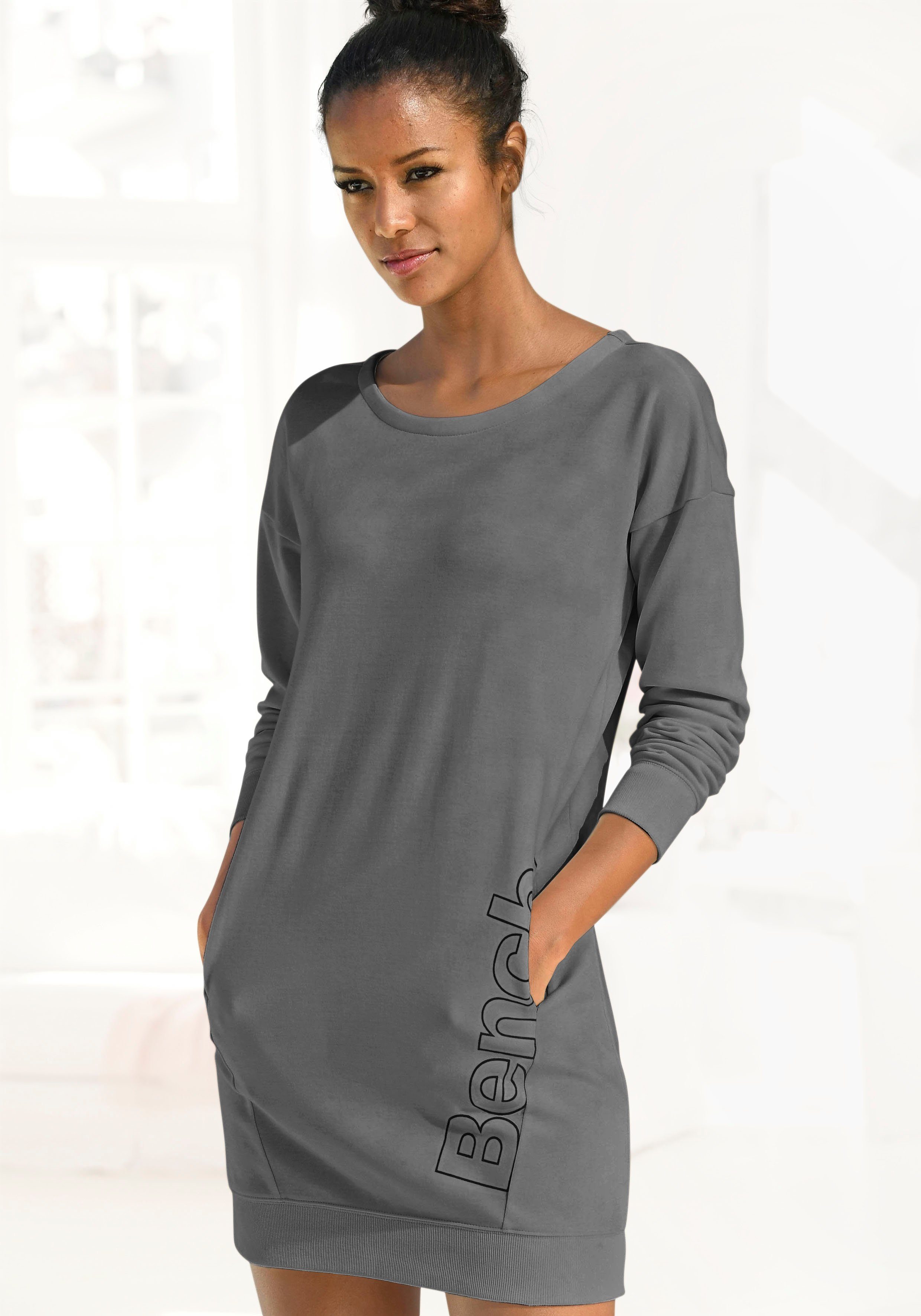 Bench. Loungewear Sweatjurk met logoprint opzij