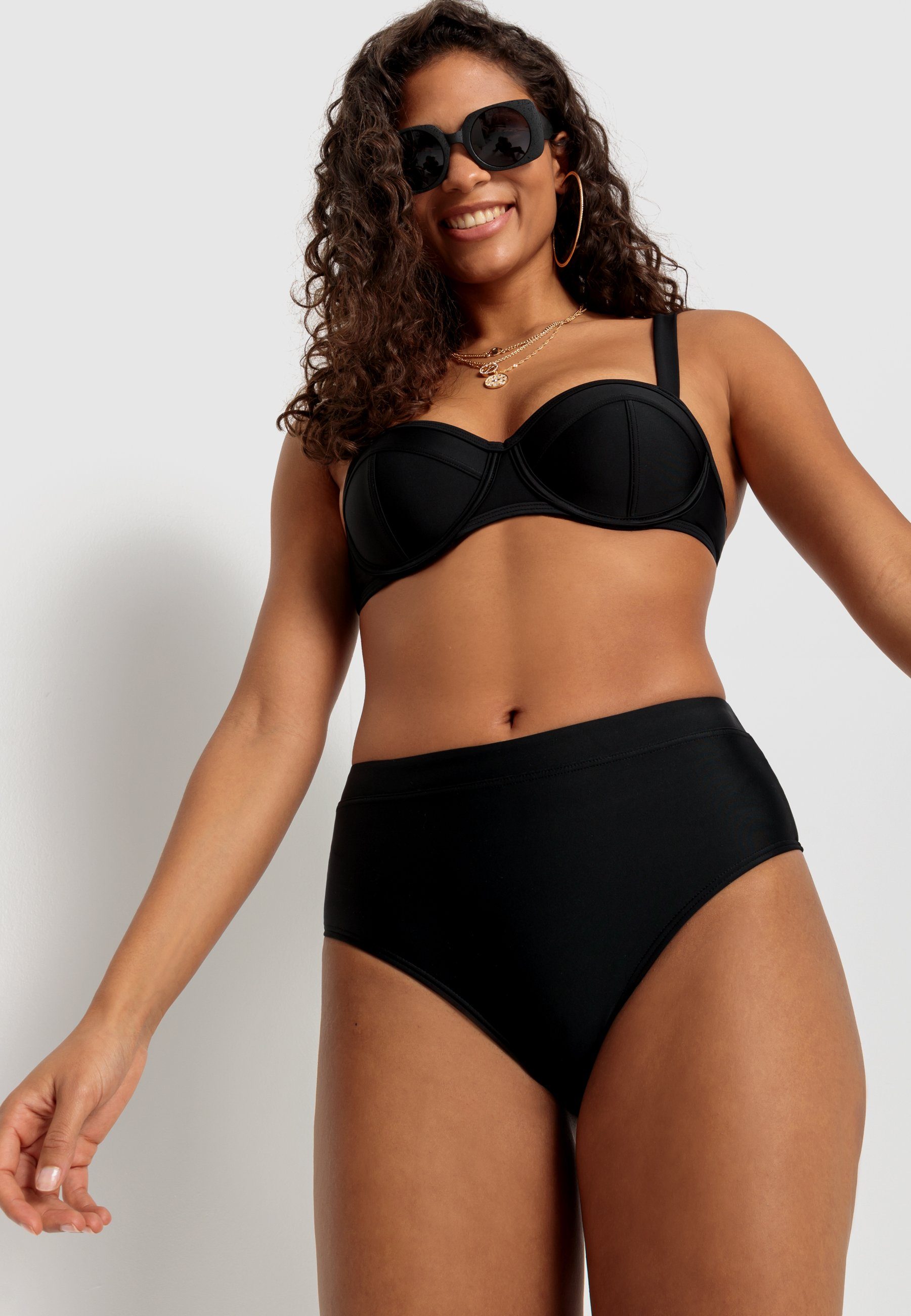 LSCN by LASCANA Bikinibroekje GINA met korte achterkant