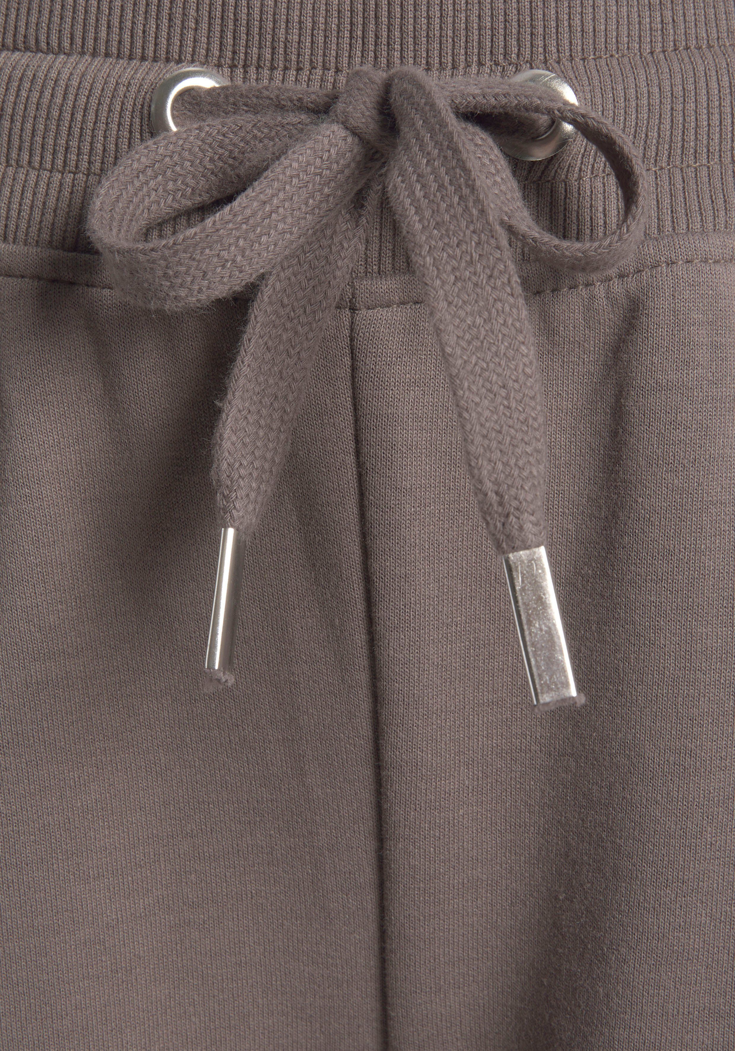 Bench. Loungewear Loungebroek -Relaxbroek met logo borduurwerk Relaxbroek met logostiksel en ingreepzakken, loungewear