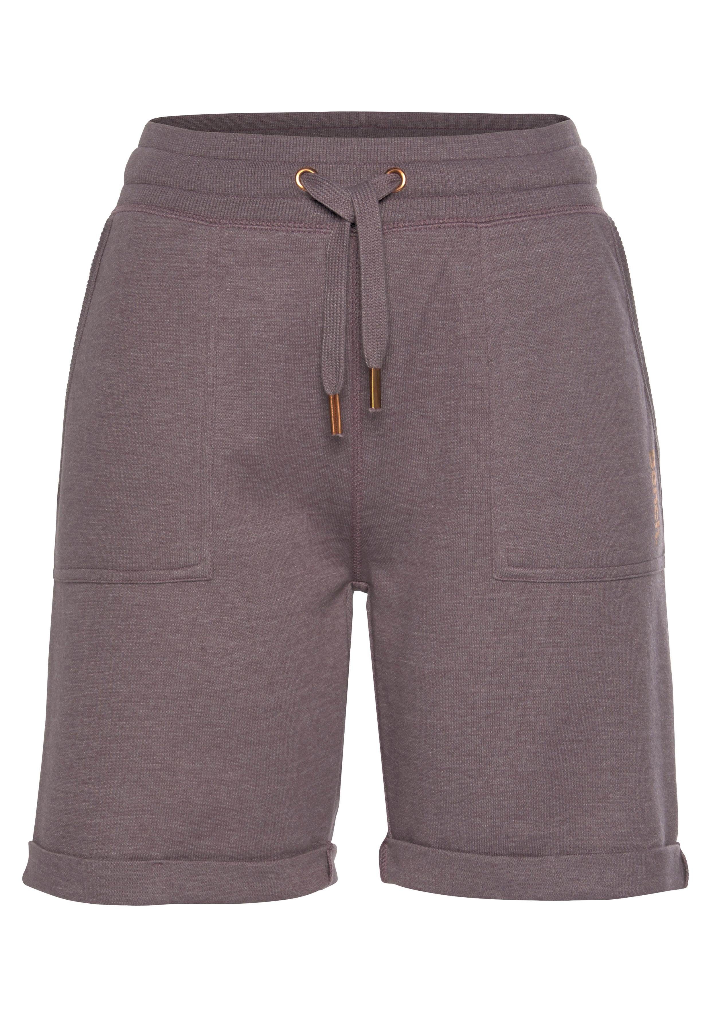 Bench. Loungewear Bermuda met opgerolde pijpzomen en zijzakken, loungewear