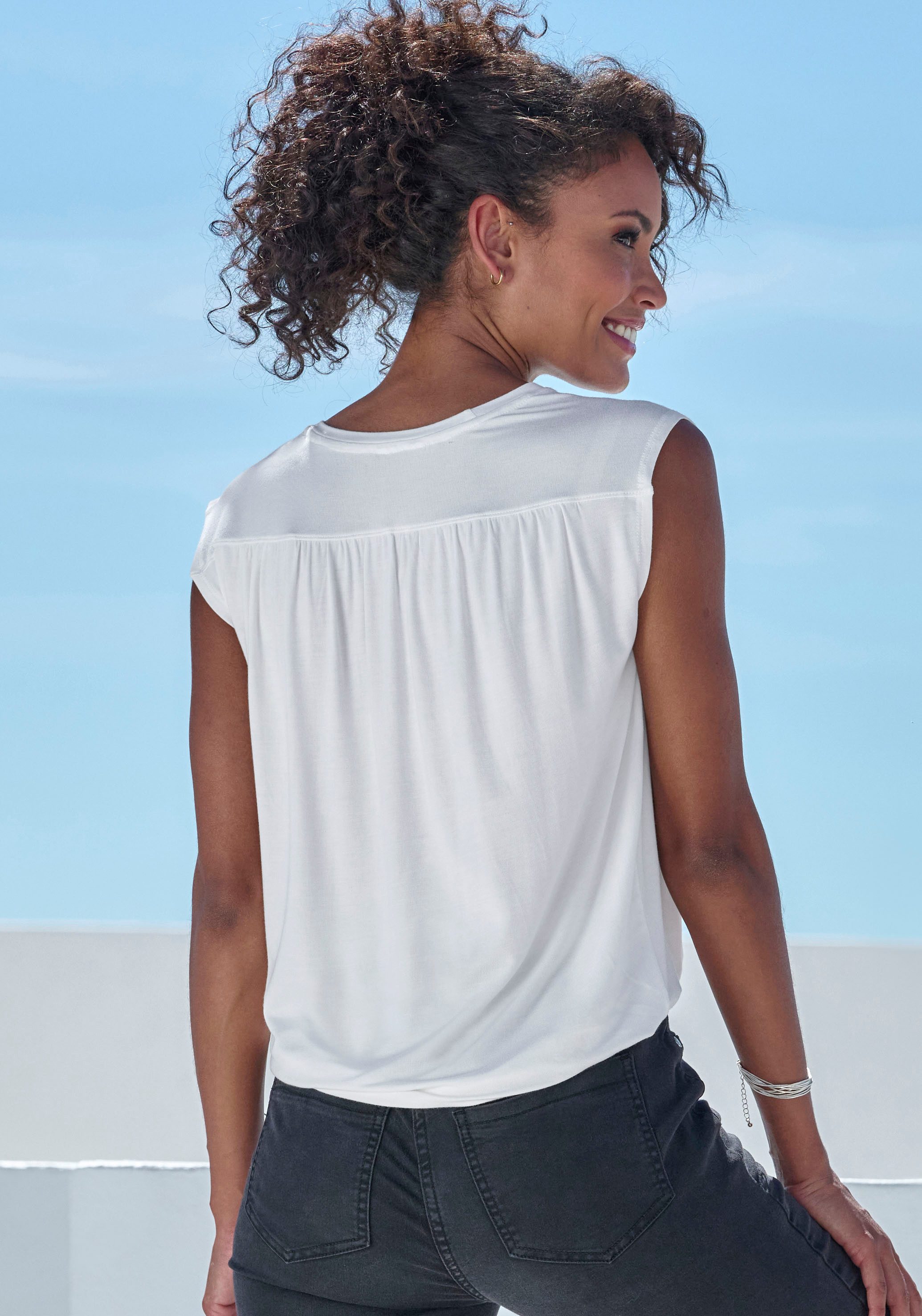 Lascana Shirttop Met schouderrimpeling van zachte viscose-stretch