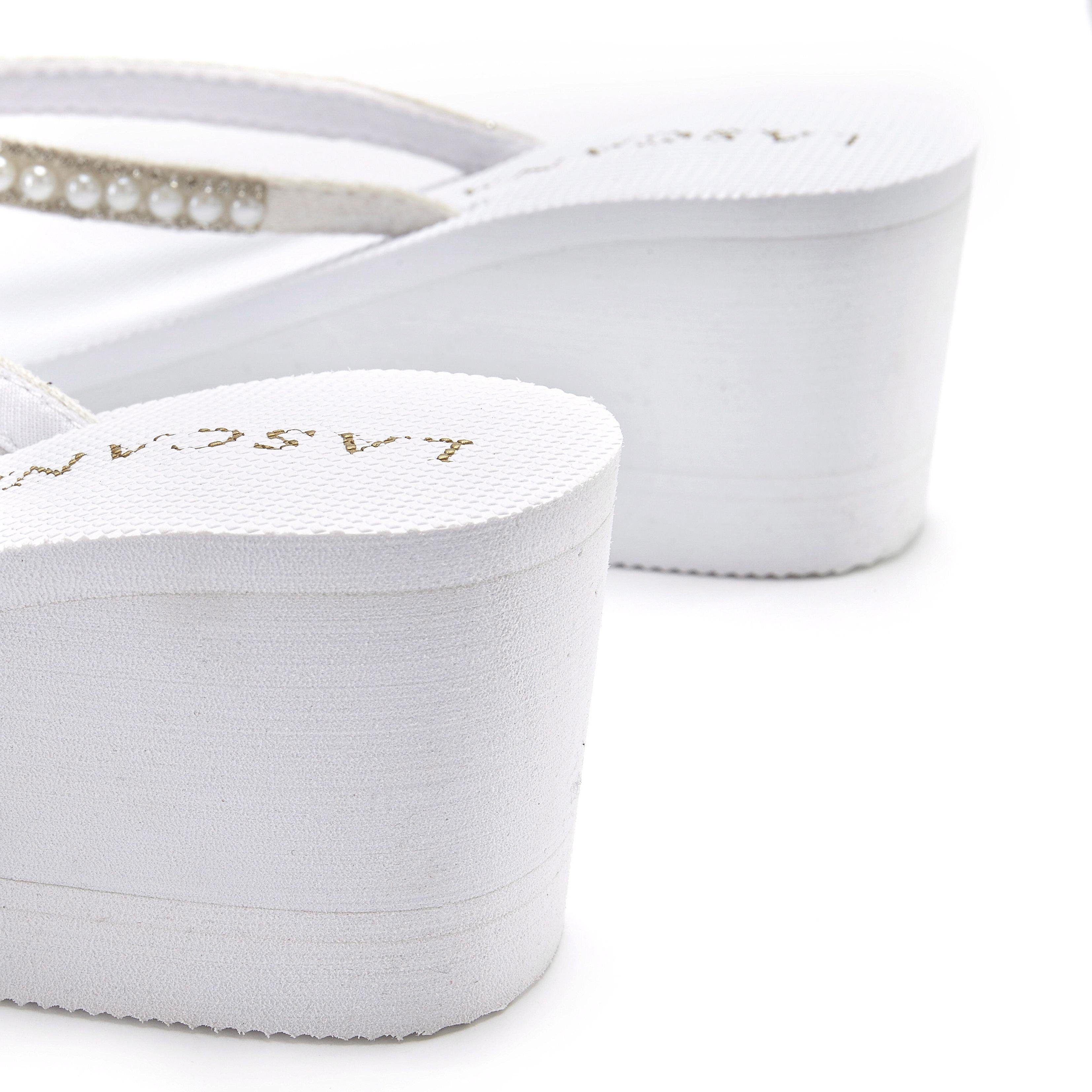 Lascana Badslippers Sandaal, pantoletten, badschoen met sleehak en parels VEGAN