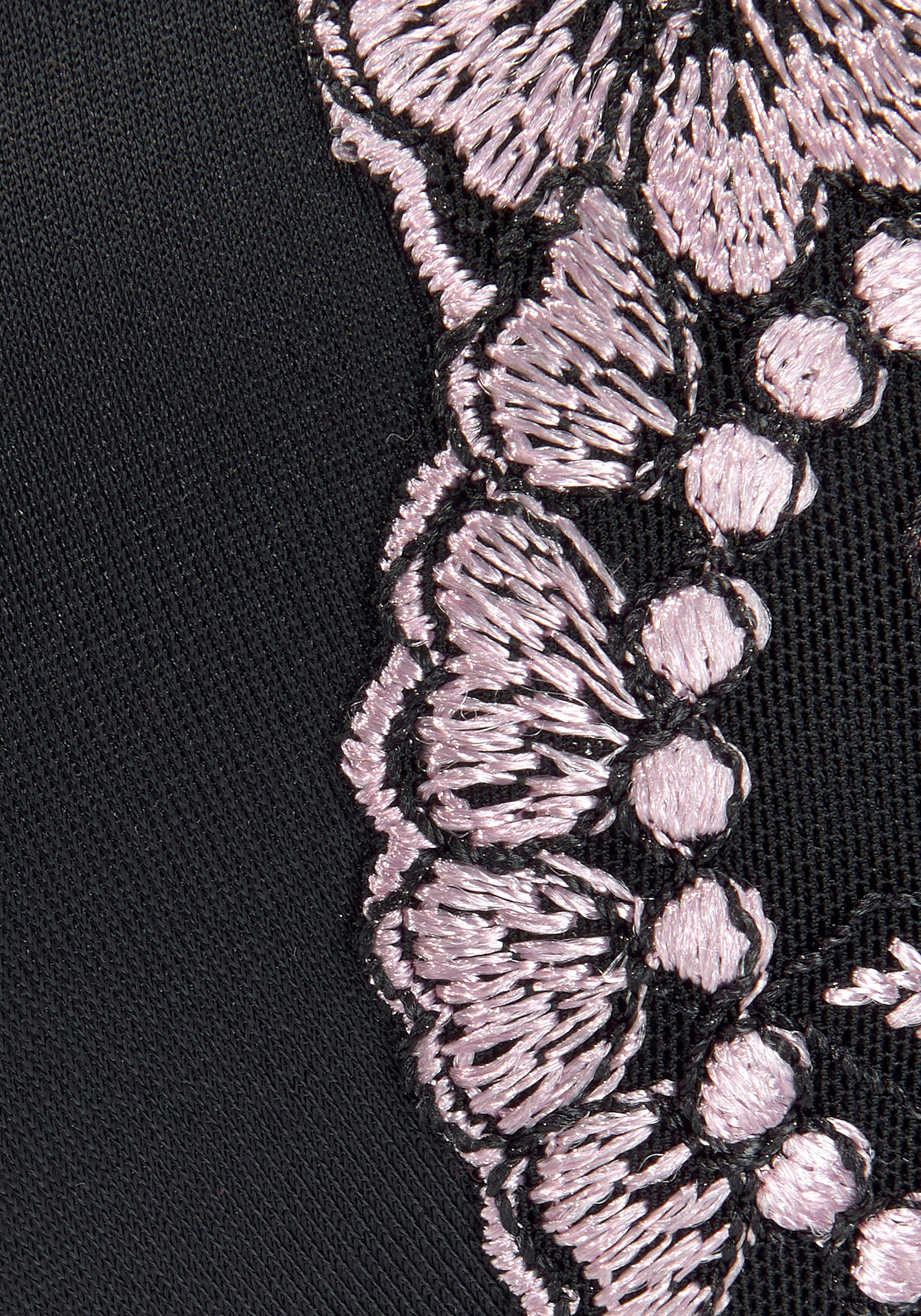 Lascana Bh met steuncups WANDA met beugel en geborduurde kant opzij, dessous