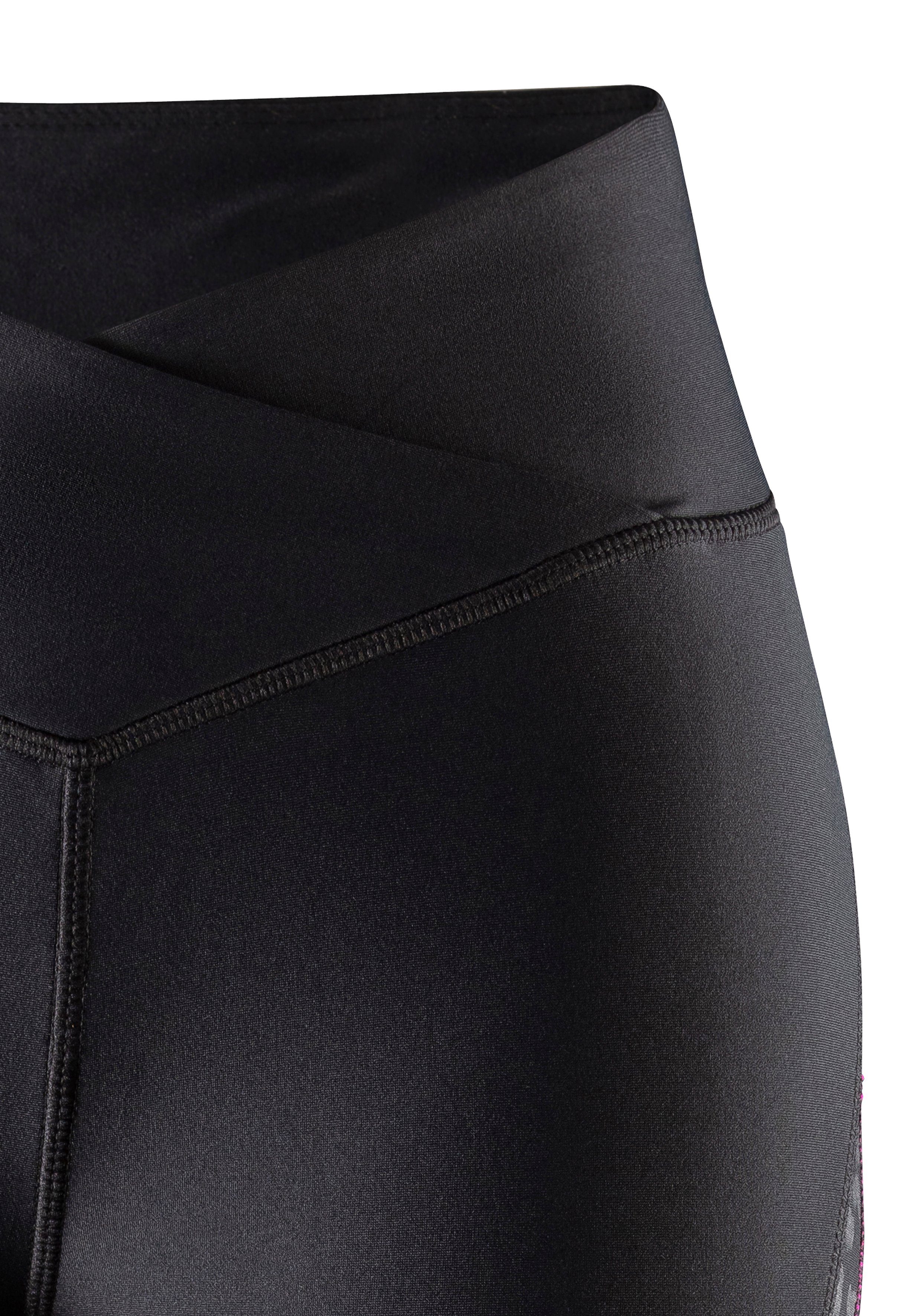 active by Lascana Functionele short -Sportbroek Sportshorts met leeuw- en kleurelementen