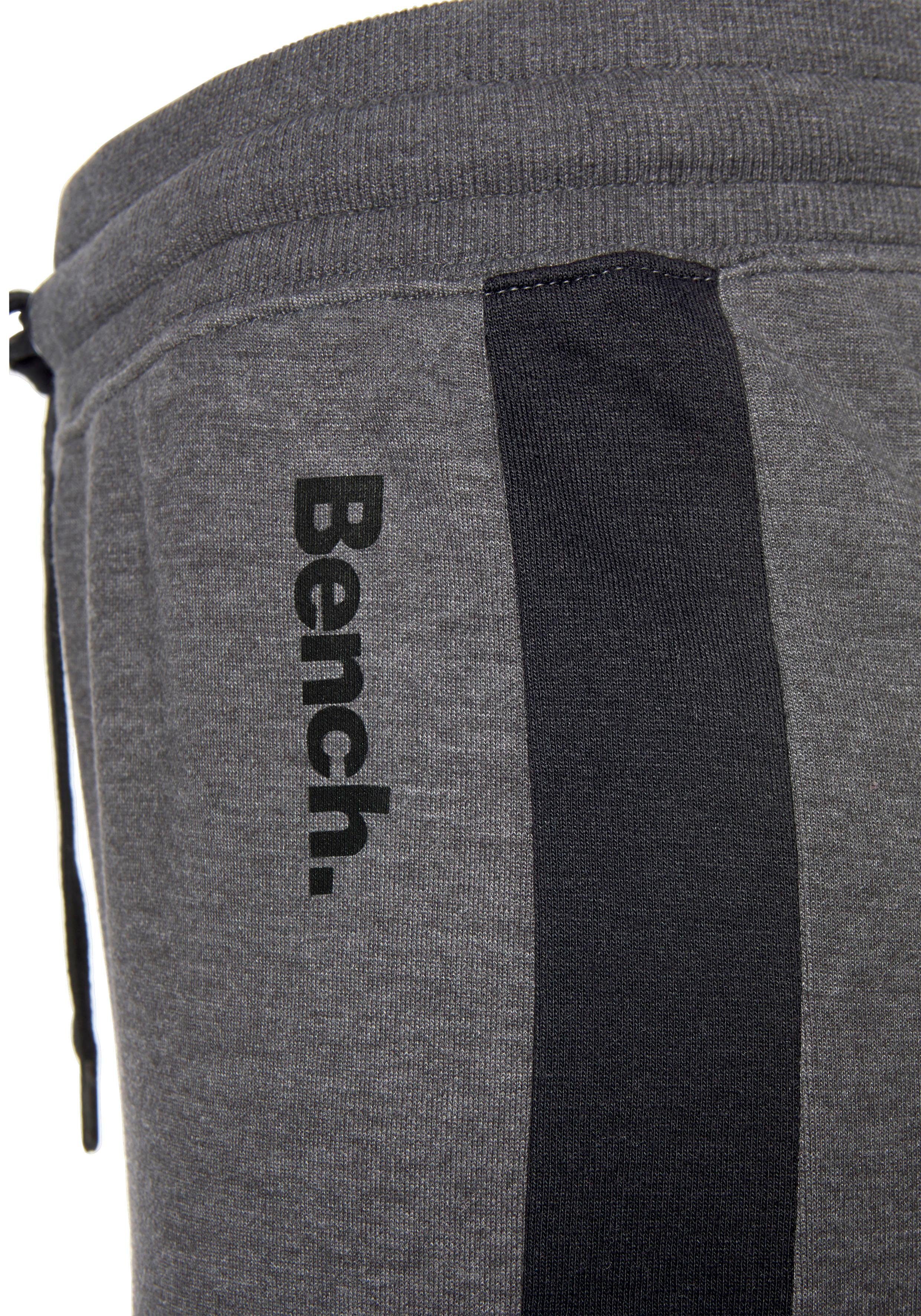 Bench. Loungewear Loungebroek met zijstrepen en rechte pijpen, loungepak