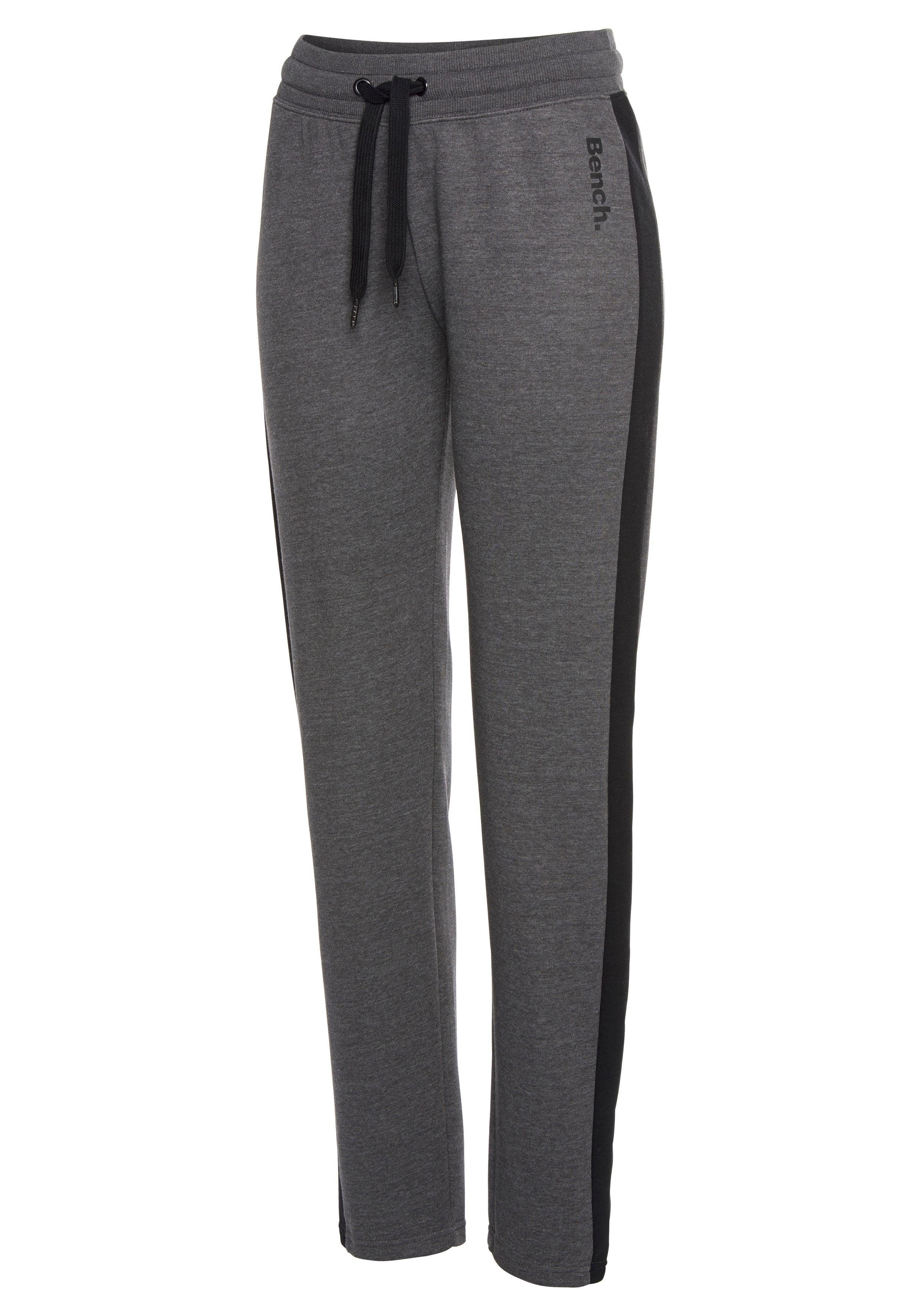 Bench. Loungewear Loungebroek met zijstrepen en rechte pijpen, loungepak