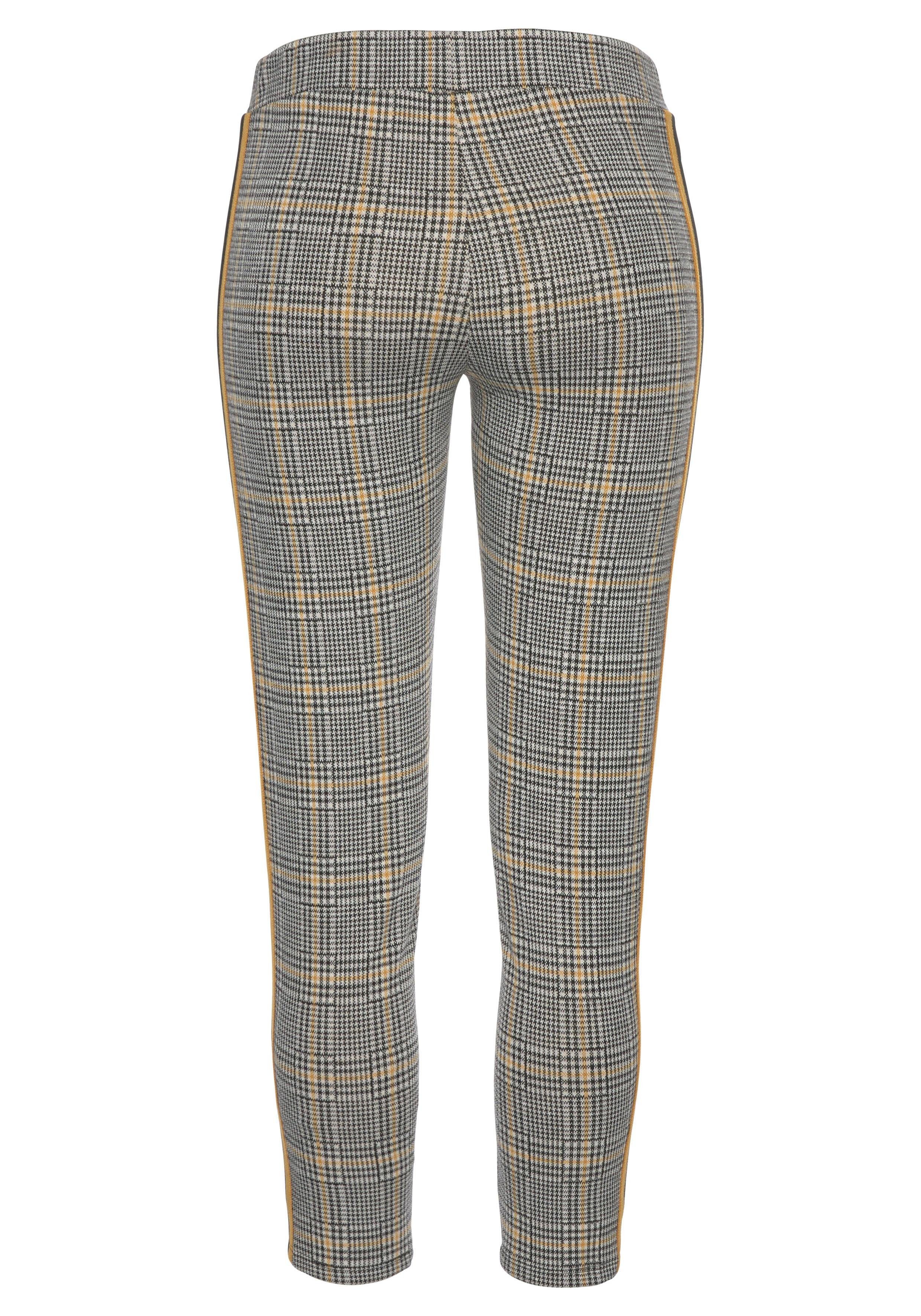 Bench. Loungewear 7/8 legging met contrastkleurig tape opzij