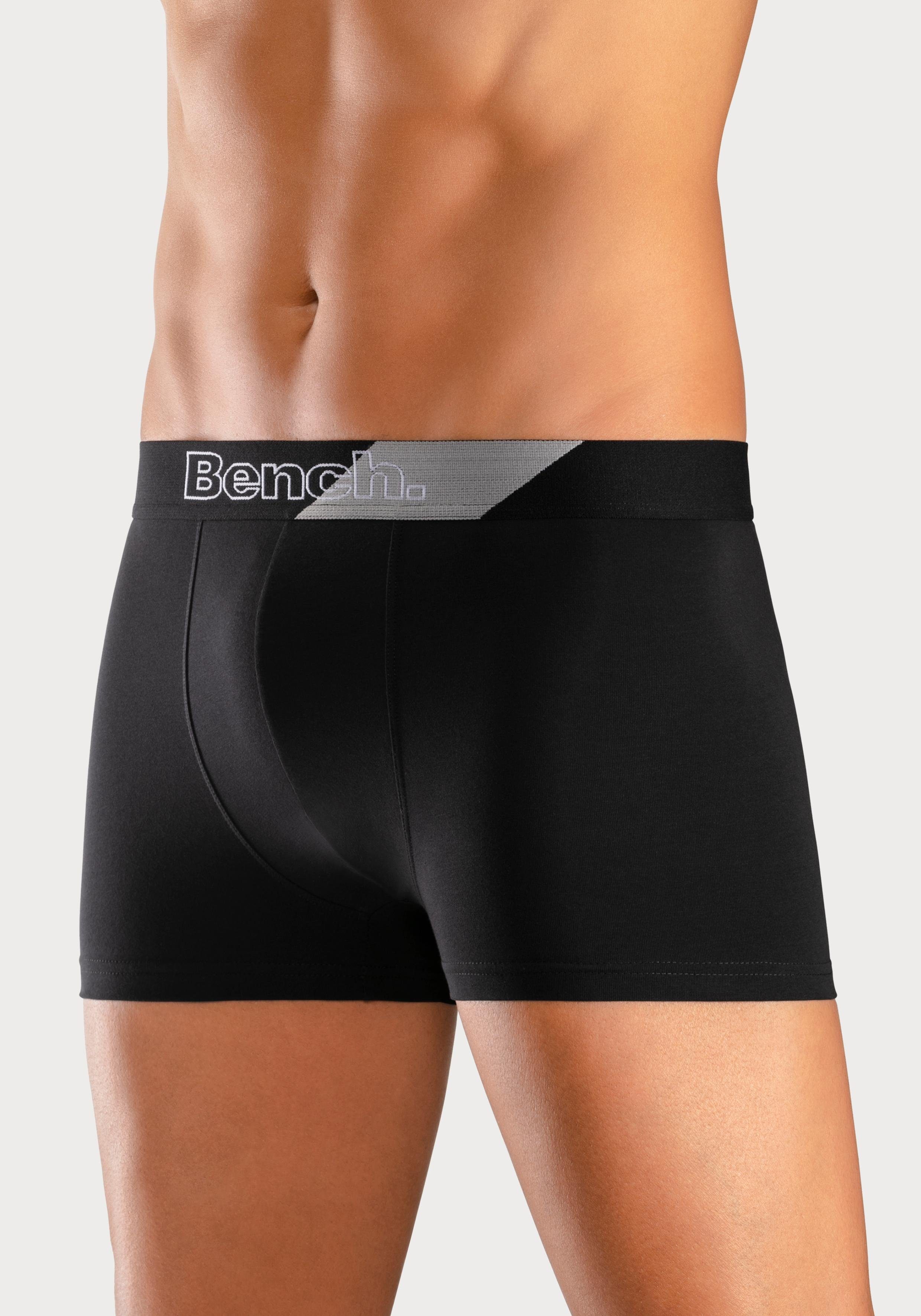 Bench. Boxershort voor heren met modieuze strepen in weefband (set, 3 stuks)