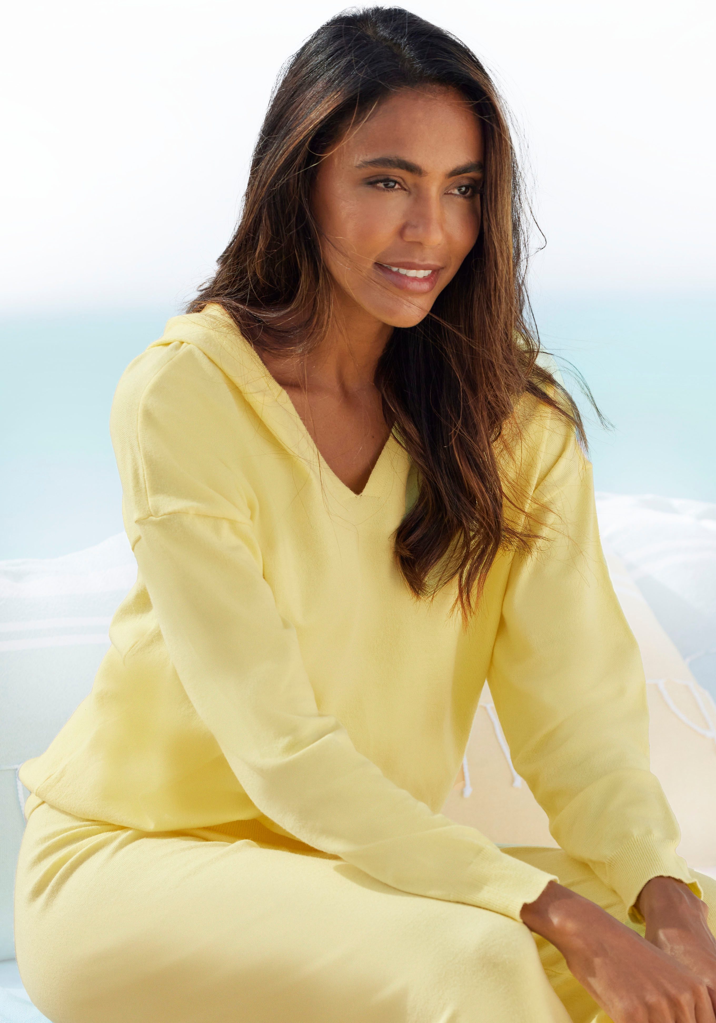 Lascana Gebreide trui Hoodie Capuchonsweatshirt van zachte viscosemix, loungewear