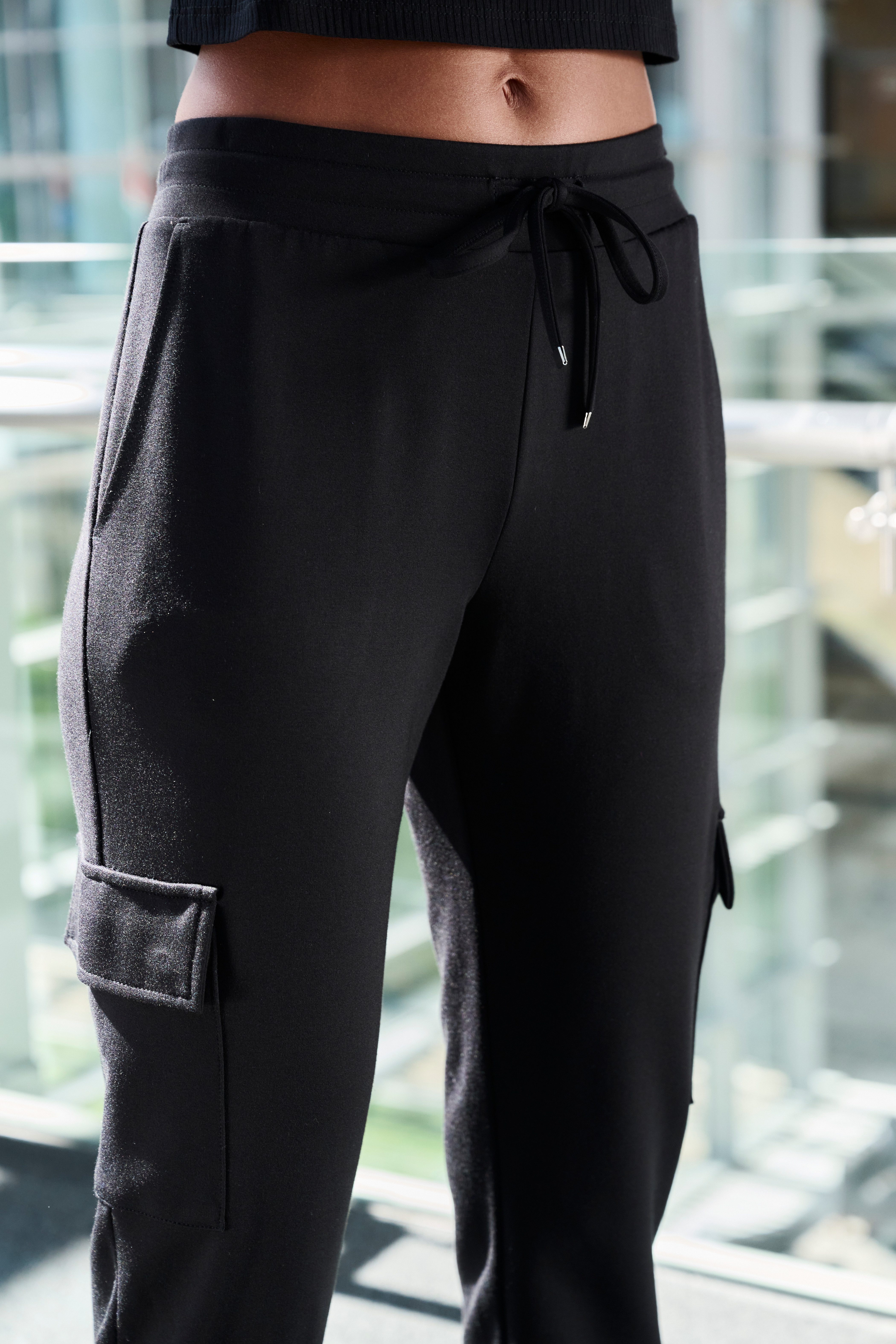 Lascana Cargobroek in zacht vloeiend materiaal, loungewear