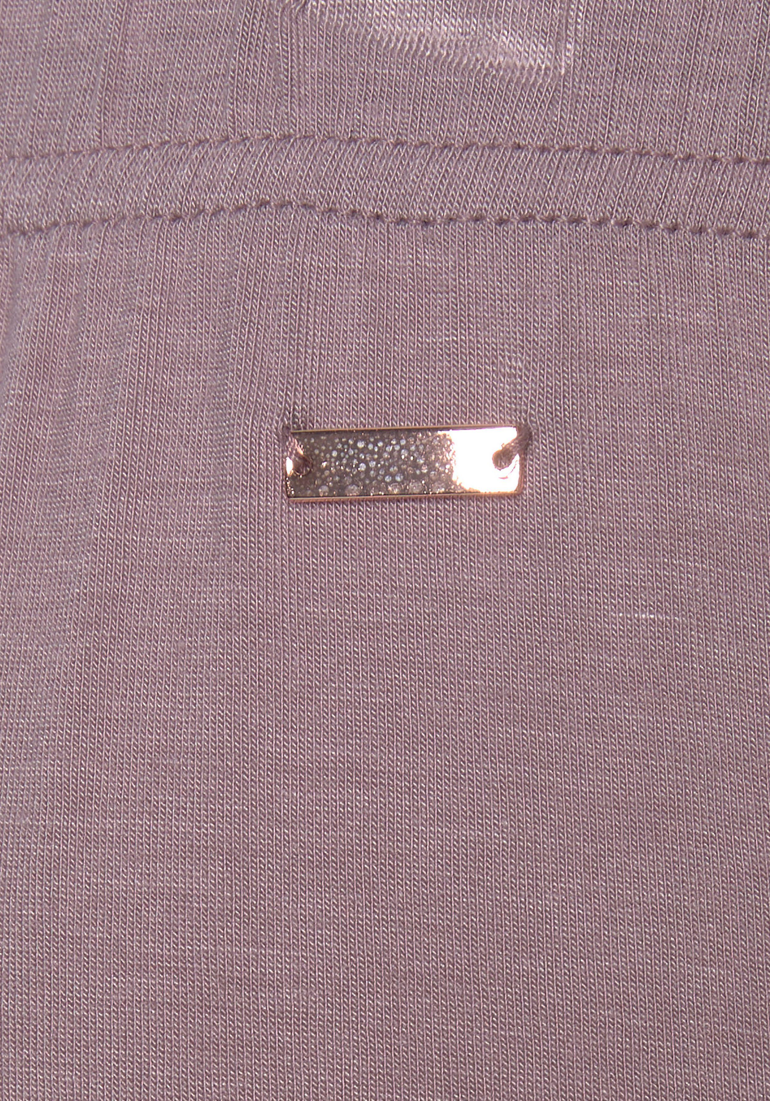 Lascana Pyjamashort met kanten details