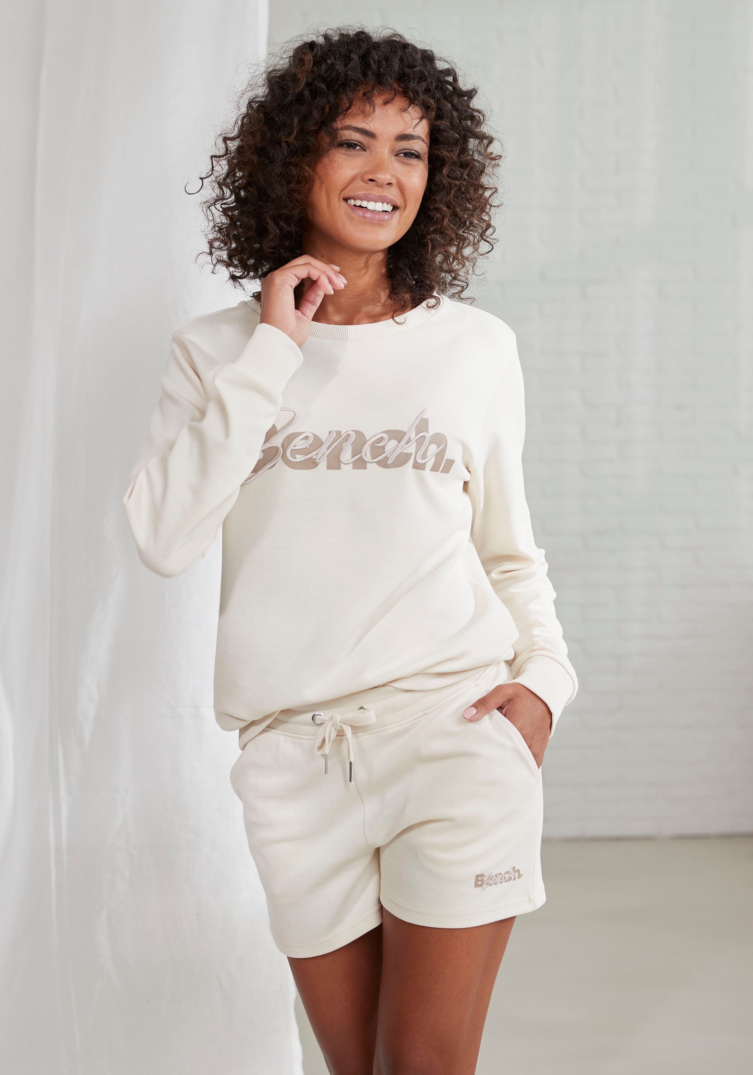Bench. Loungewear Short met logoprint en borduursel
