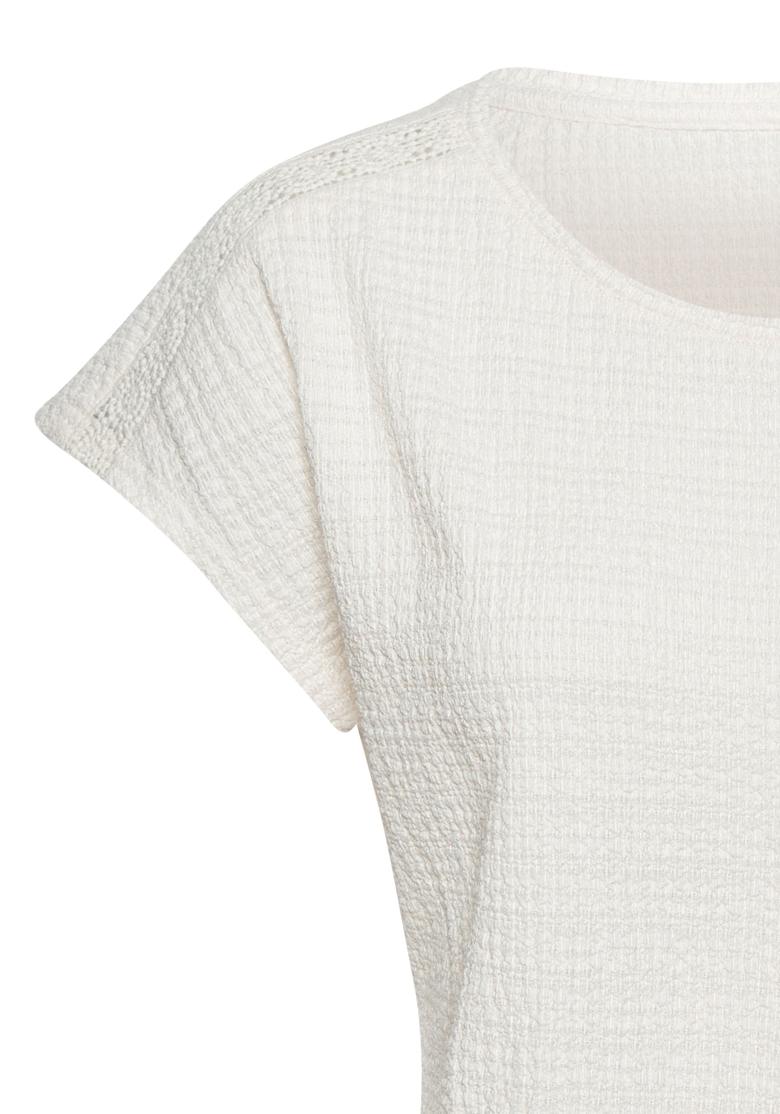 Vivance Shirt met korte mouwen Met decoratieve haak-inzet van kreukvrije crêpe-kwaliteit (1-delig)
