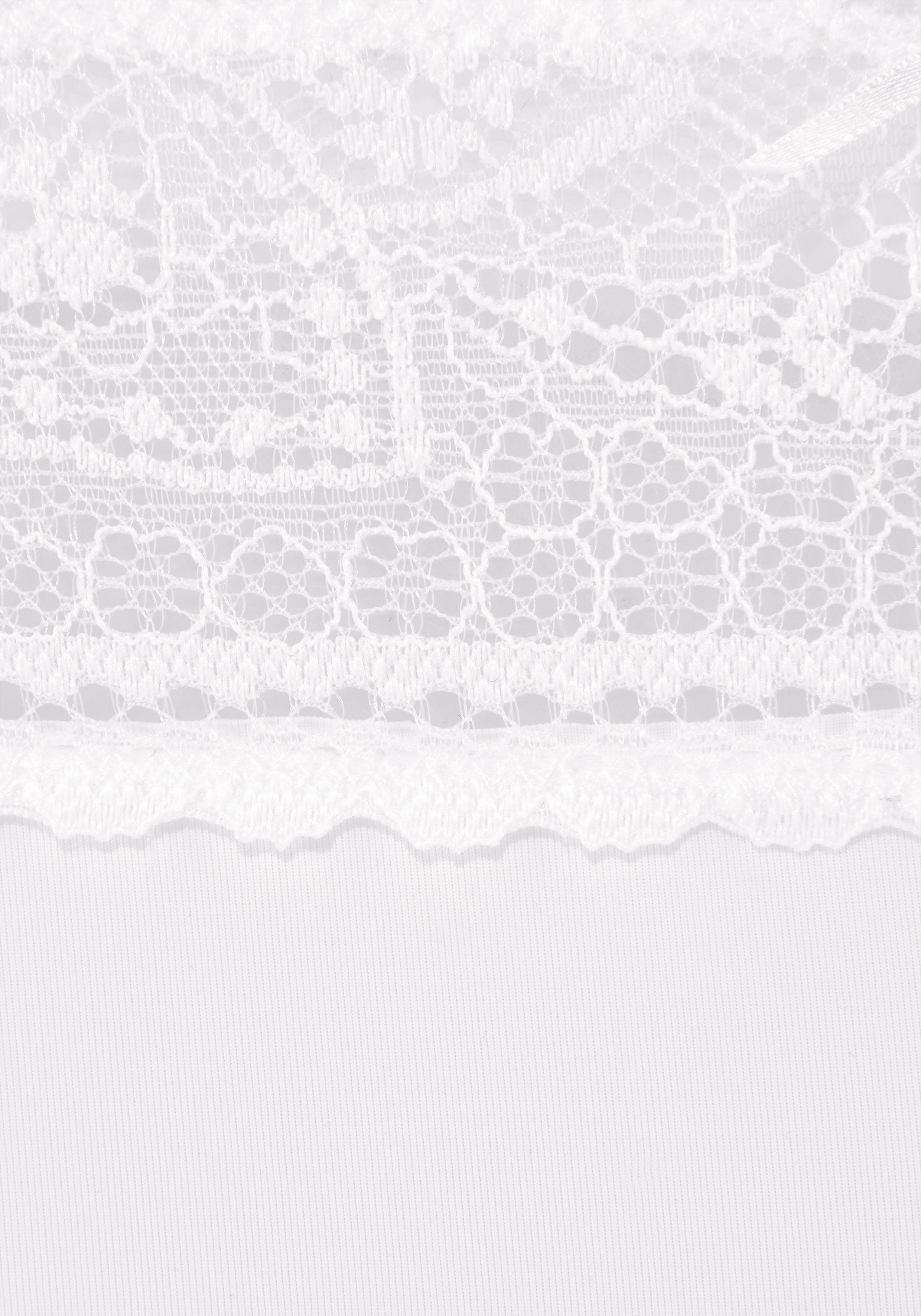 Lascana String Luciana met fijne kant