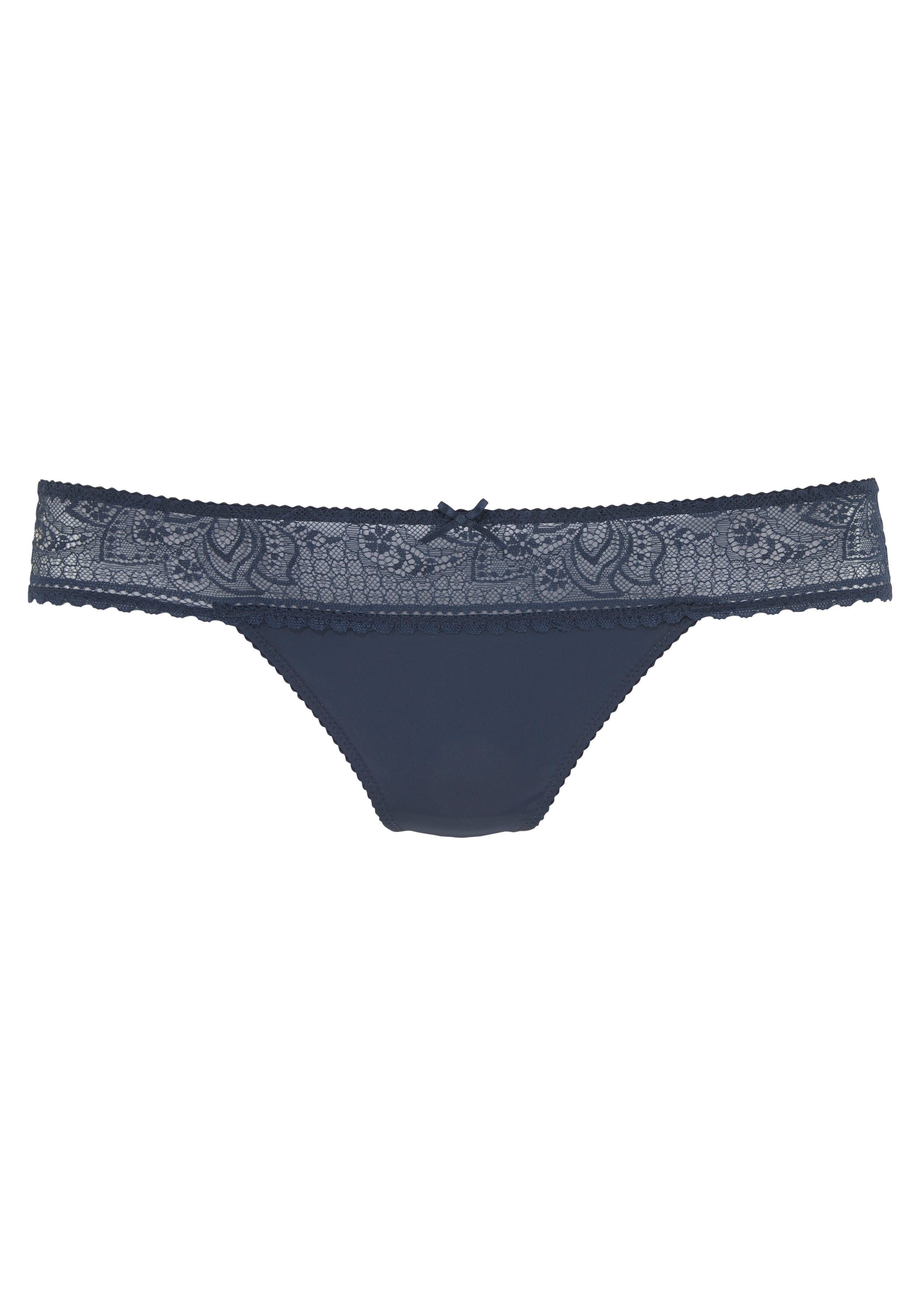 Lascana String Luciana met fijne kant