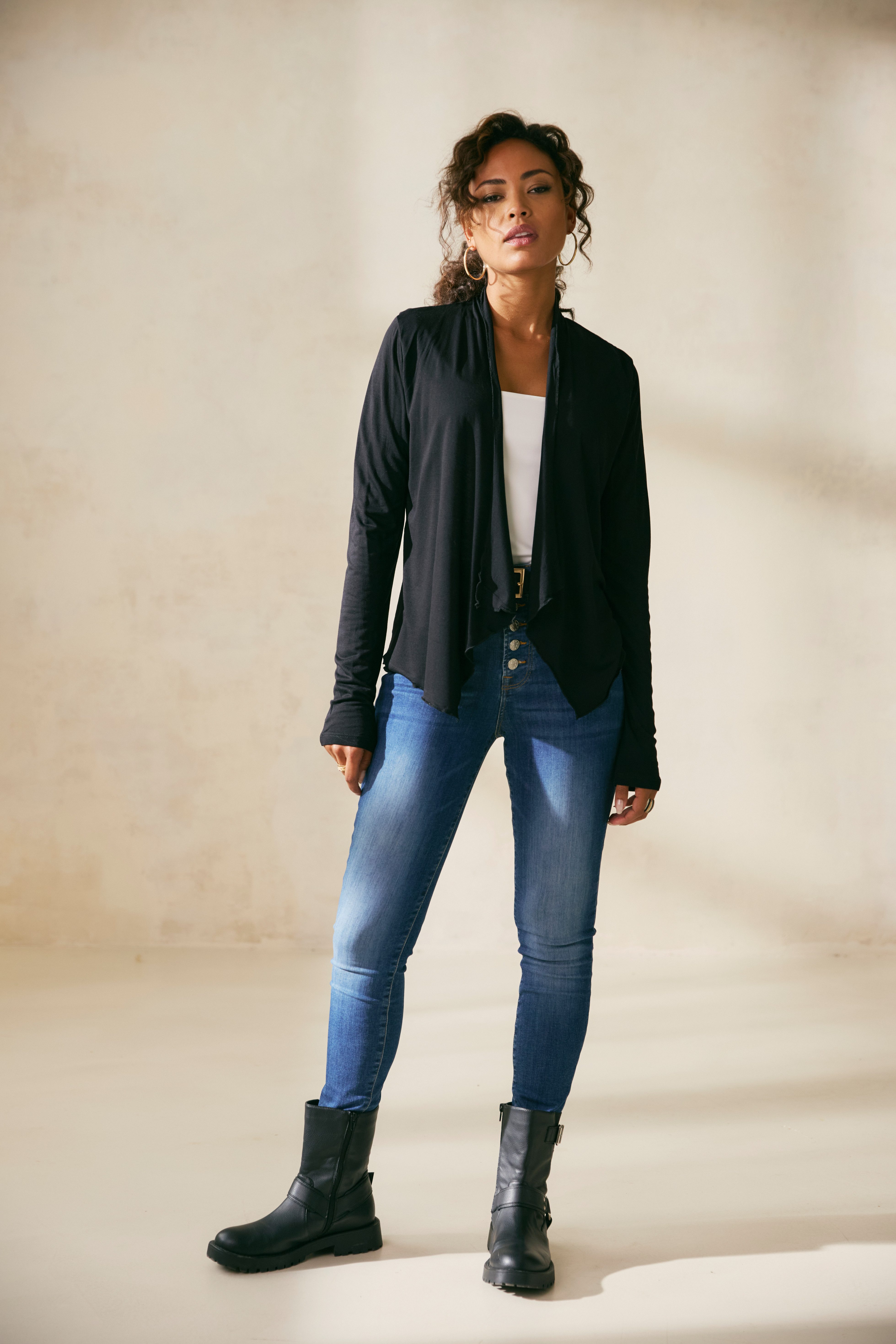 Lascana High-waist jeans met zichtbare knoopsluiting en stretchpercentage, skinny, high waist