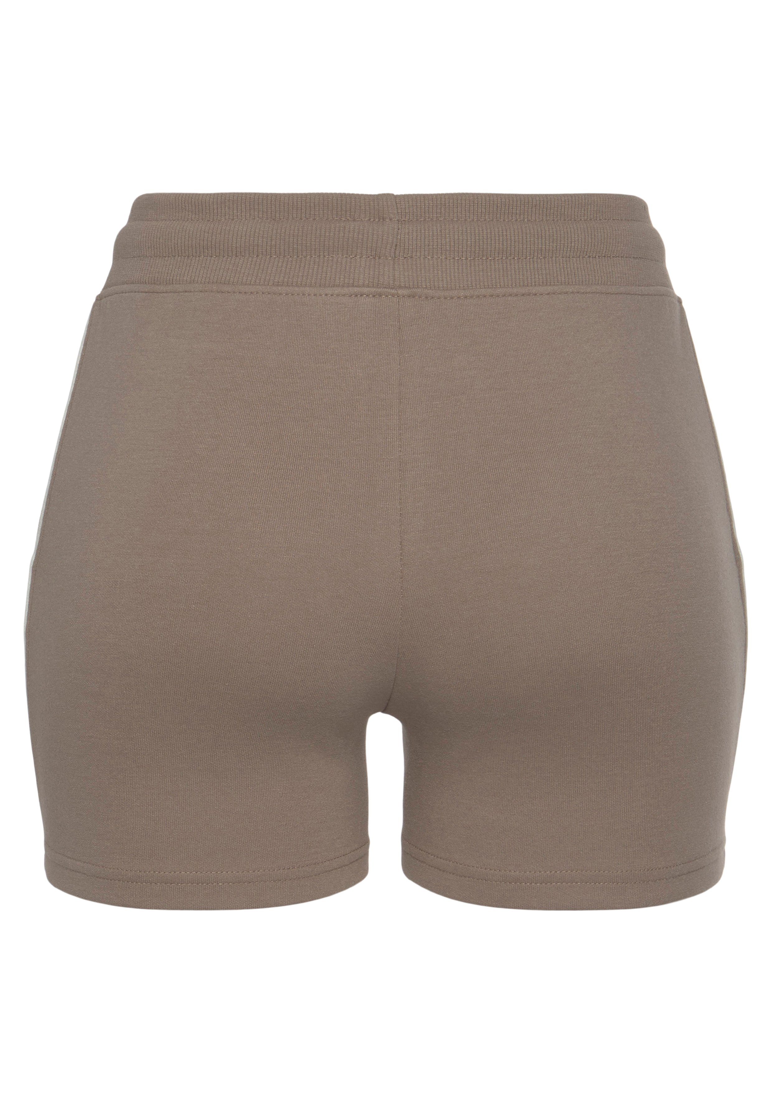 H.I.S Short met wit paspel opzij