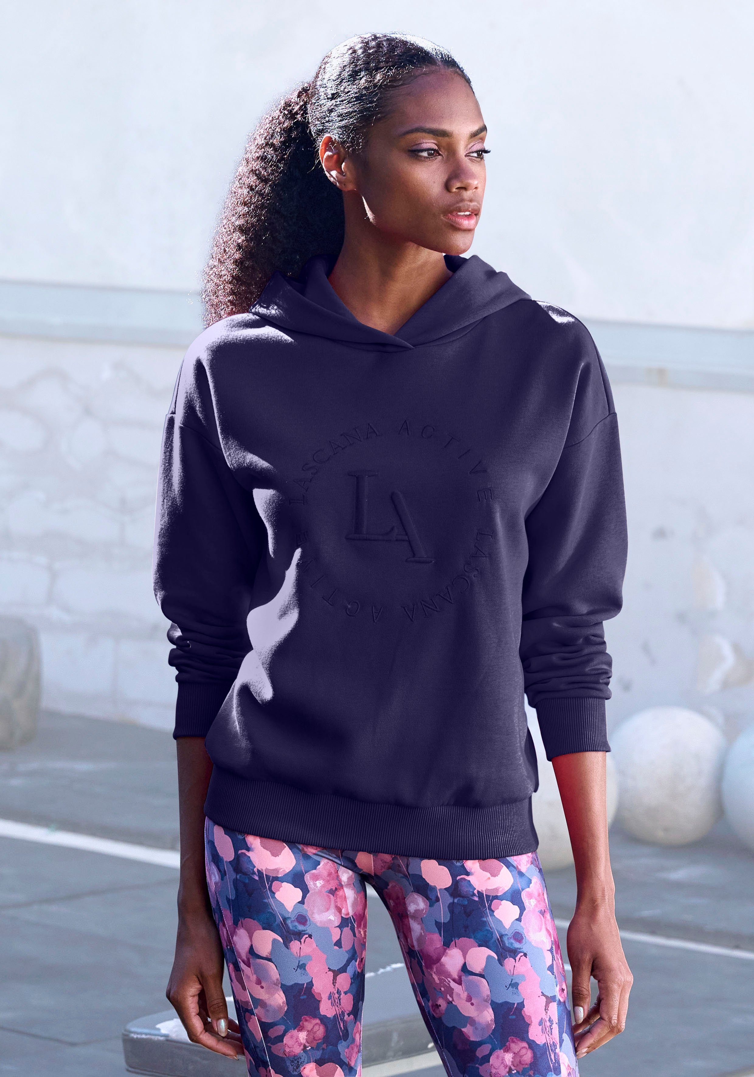 active by Lascana Hoodie - Performance hoodie met geborduurd rond logo en Performance hoodie met ronde logostiksel en zachte ribboorden