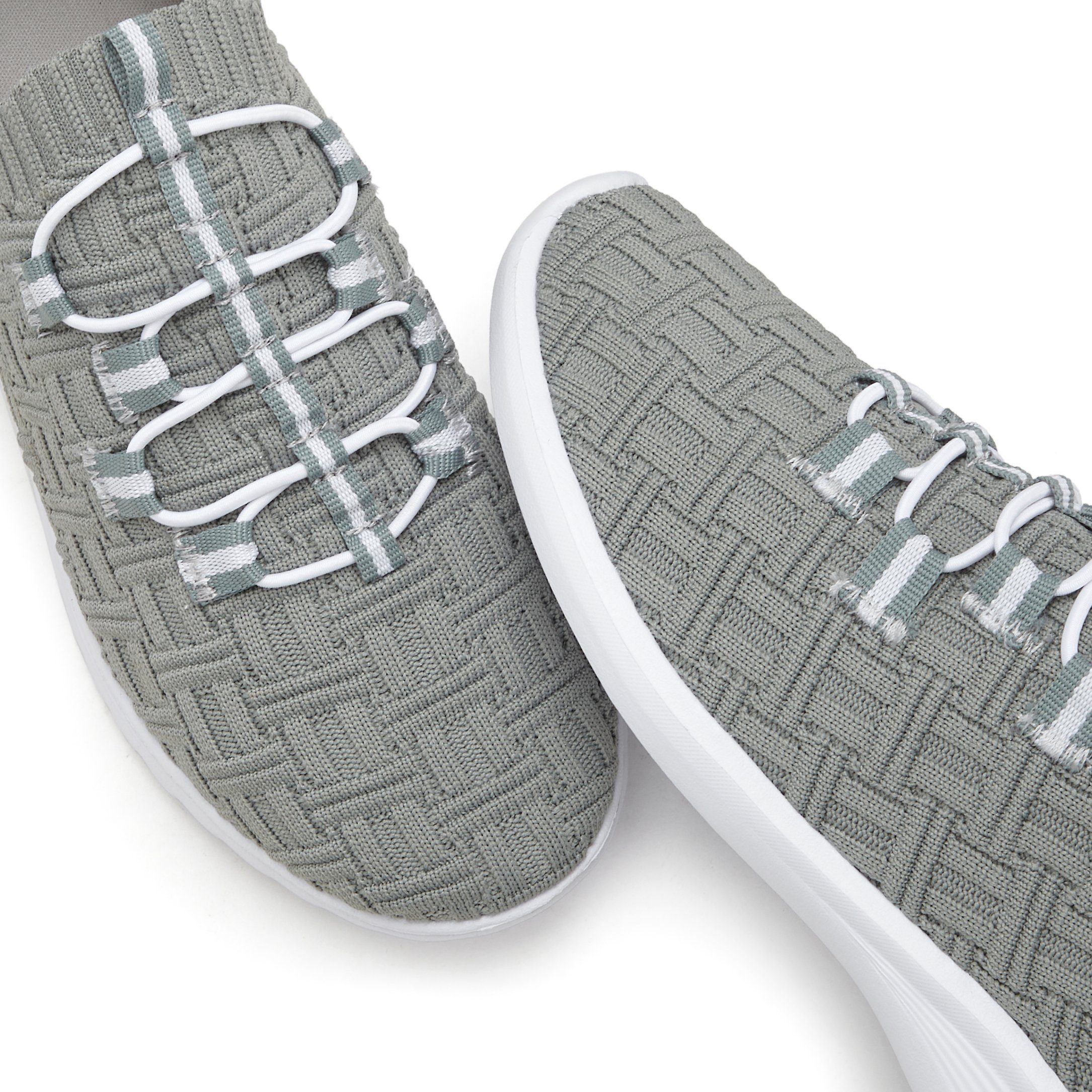 Vivance Sneakers Instappers Slipper, vrijetijdsschoen, lage schoen ultralicht om in te stappen VEGAN