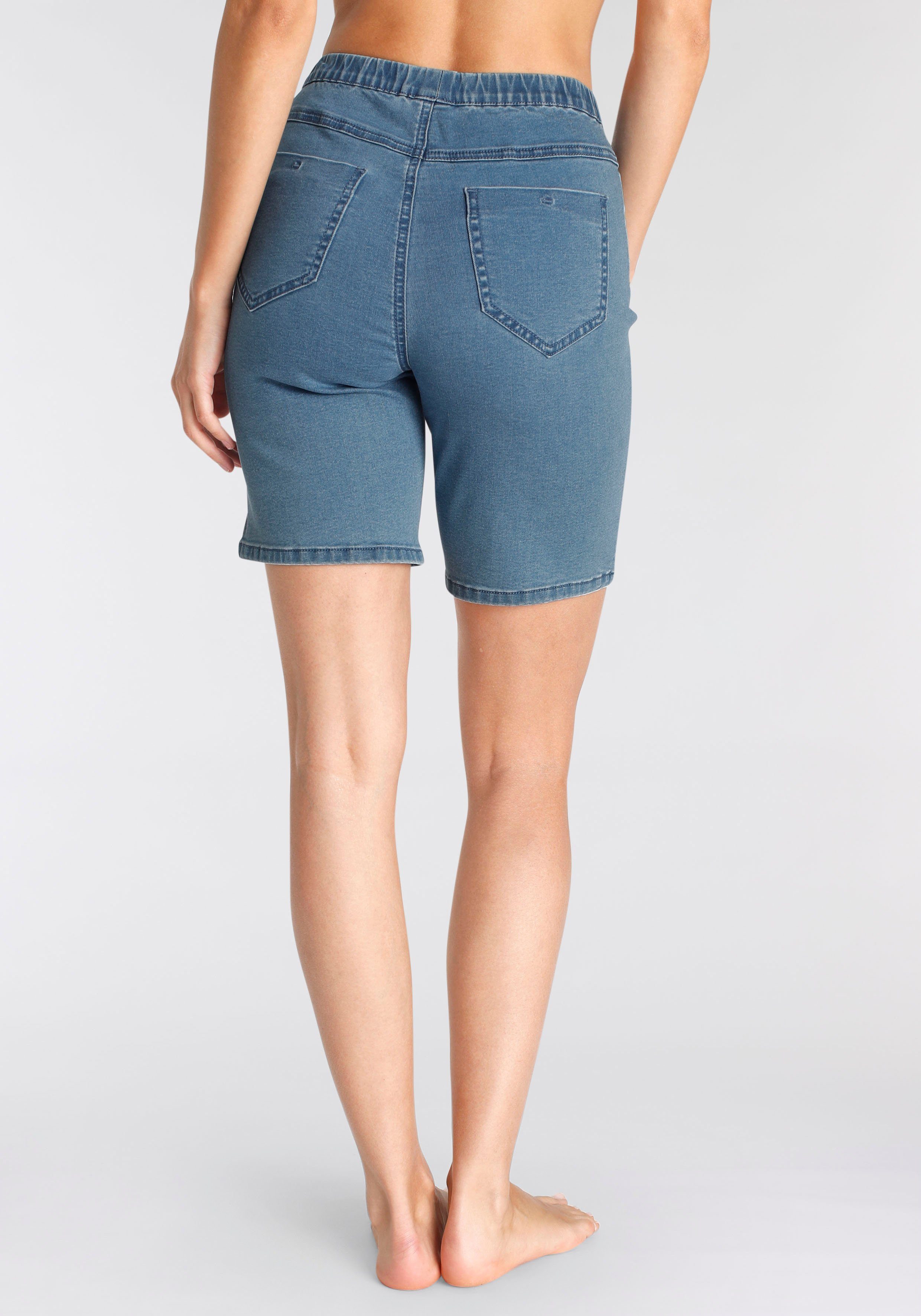 Buffalo Bermuda in elastische denim met twee achterzakken