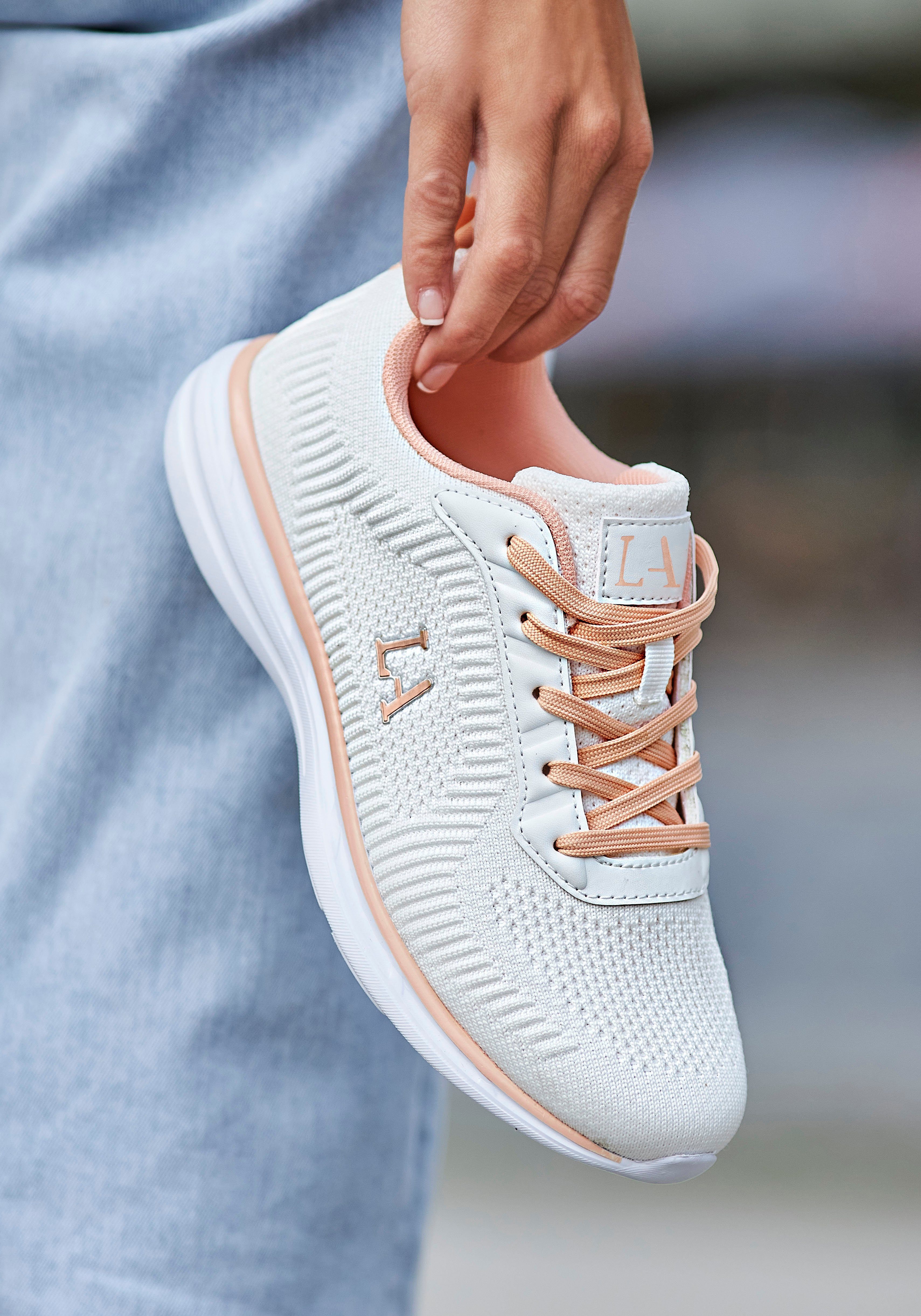 Lascana Sneakers Vrijetijdsschoen, lage schoen in sportieve look VEGAN