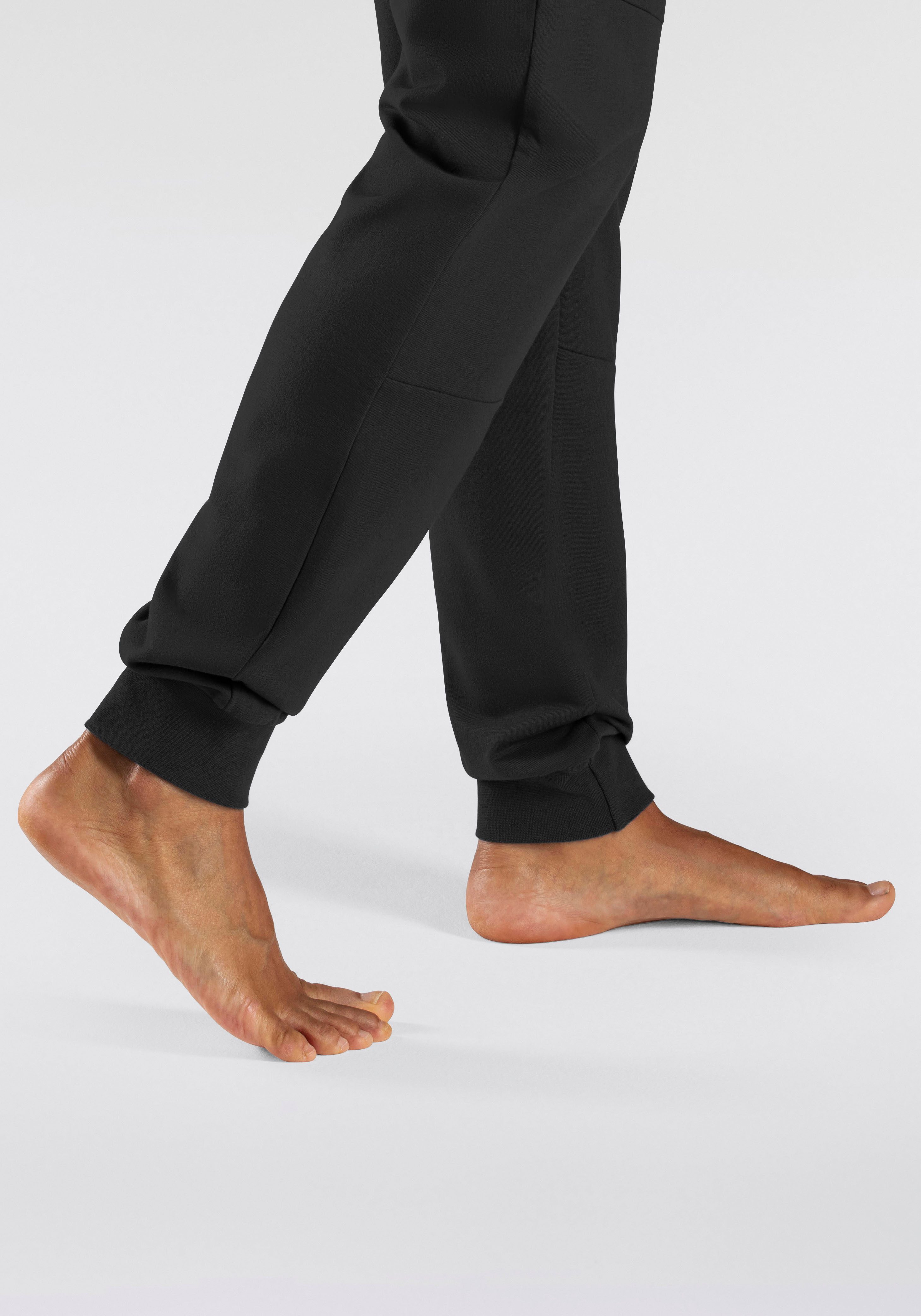 Bench. Loungewear Sweatbroek met boord onder aan de pijpen