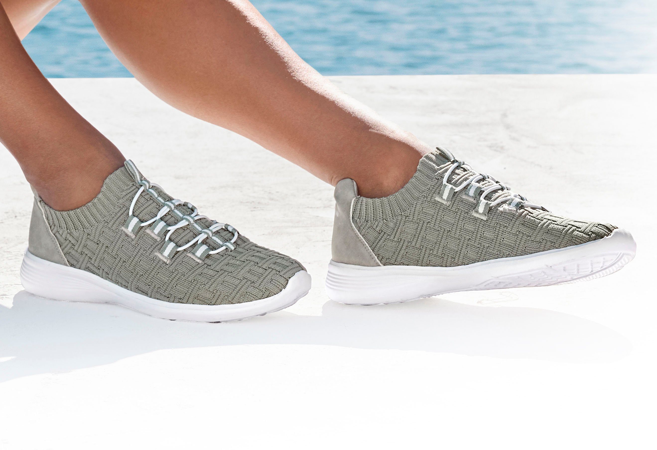 Vivance Sneakers Instappers Slipper, vrijetijdsschoen, lage schoen ultralicht om in te stappen VEGAN