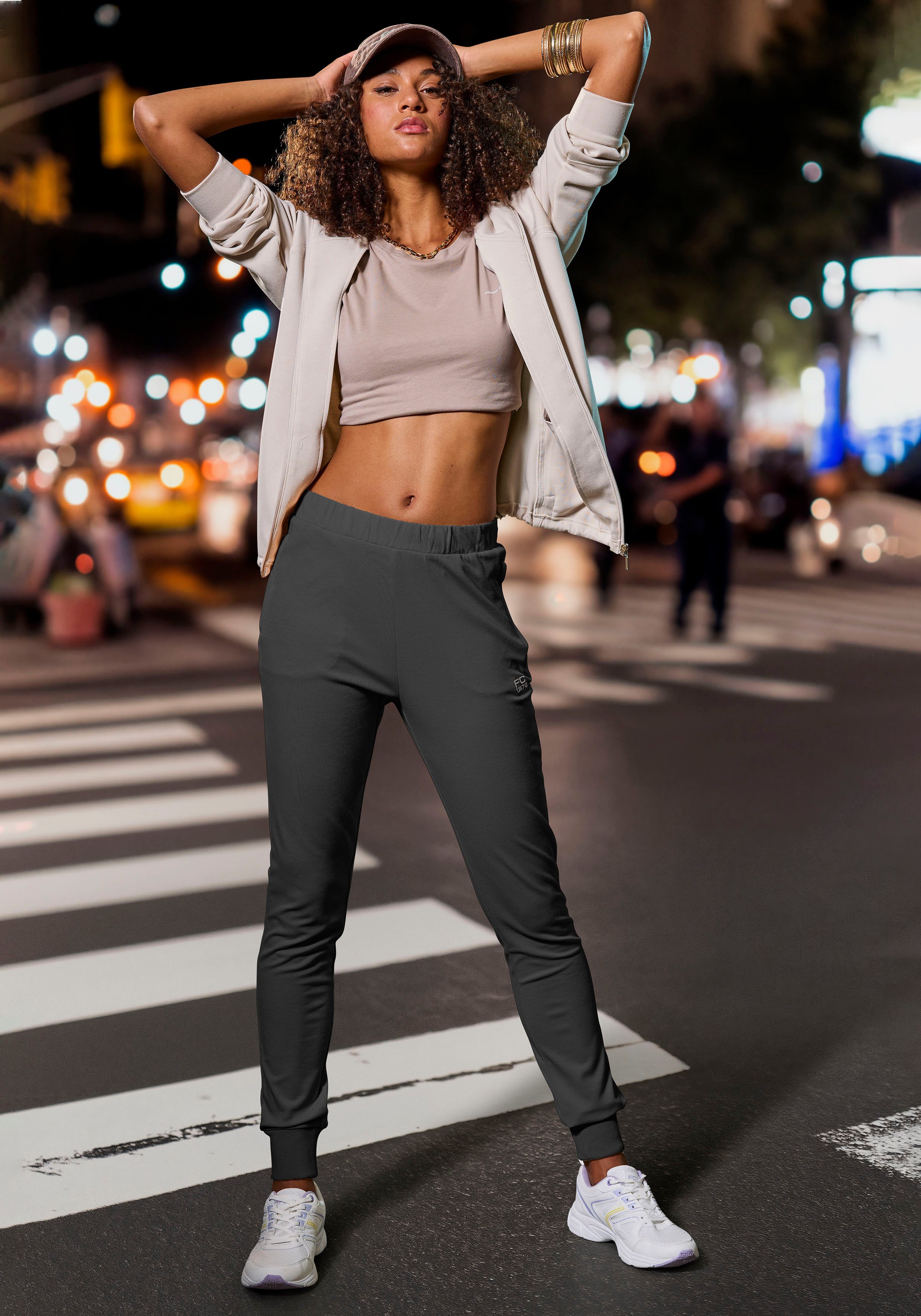 French Connection Loungebroek smalle sportieve vorm, soepel vallend