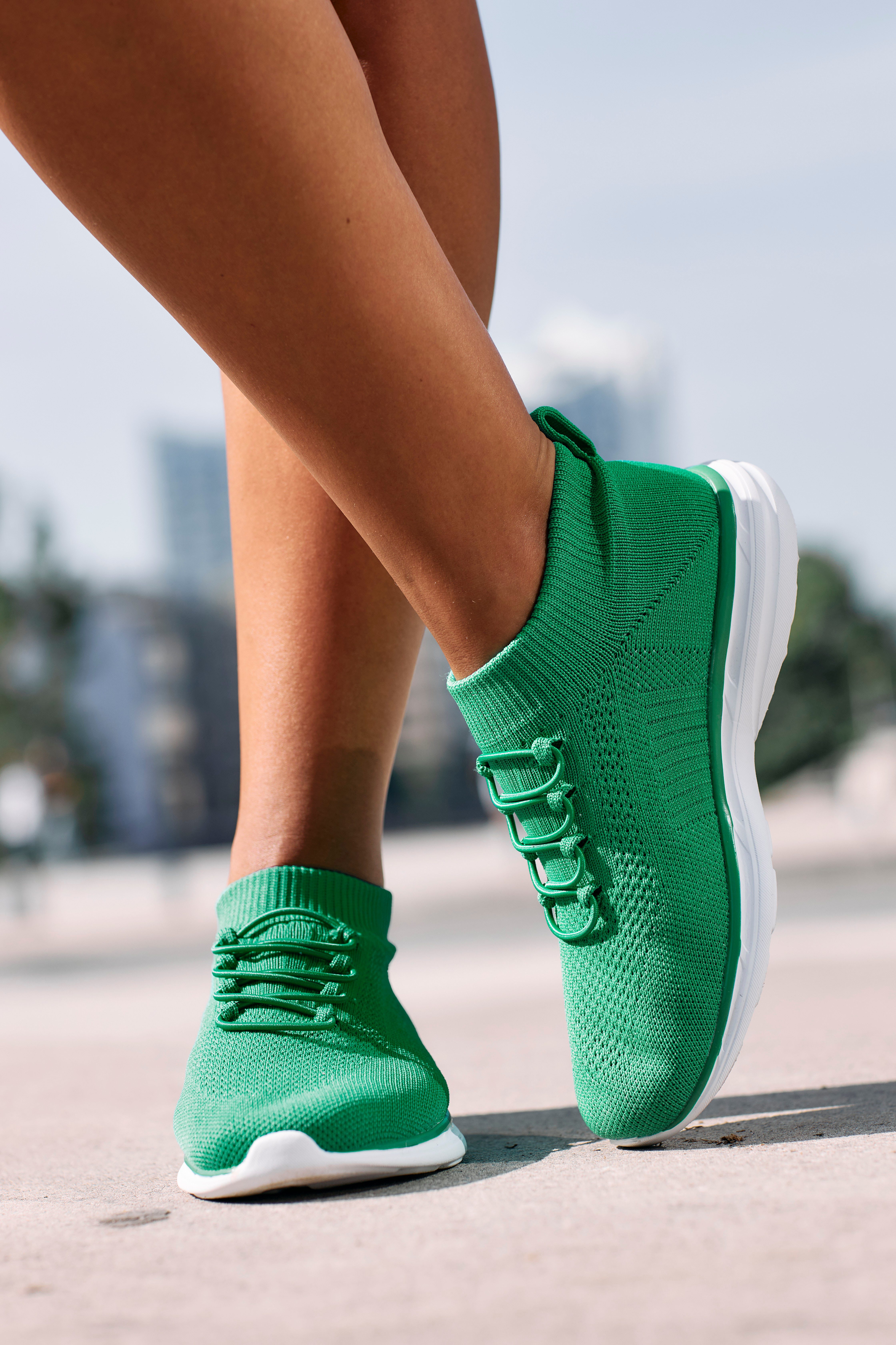 Lascana Sneakers Slipper, lage schoen, ultralicht en comfortabel om in te slippen VEGAN