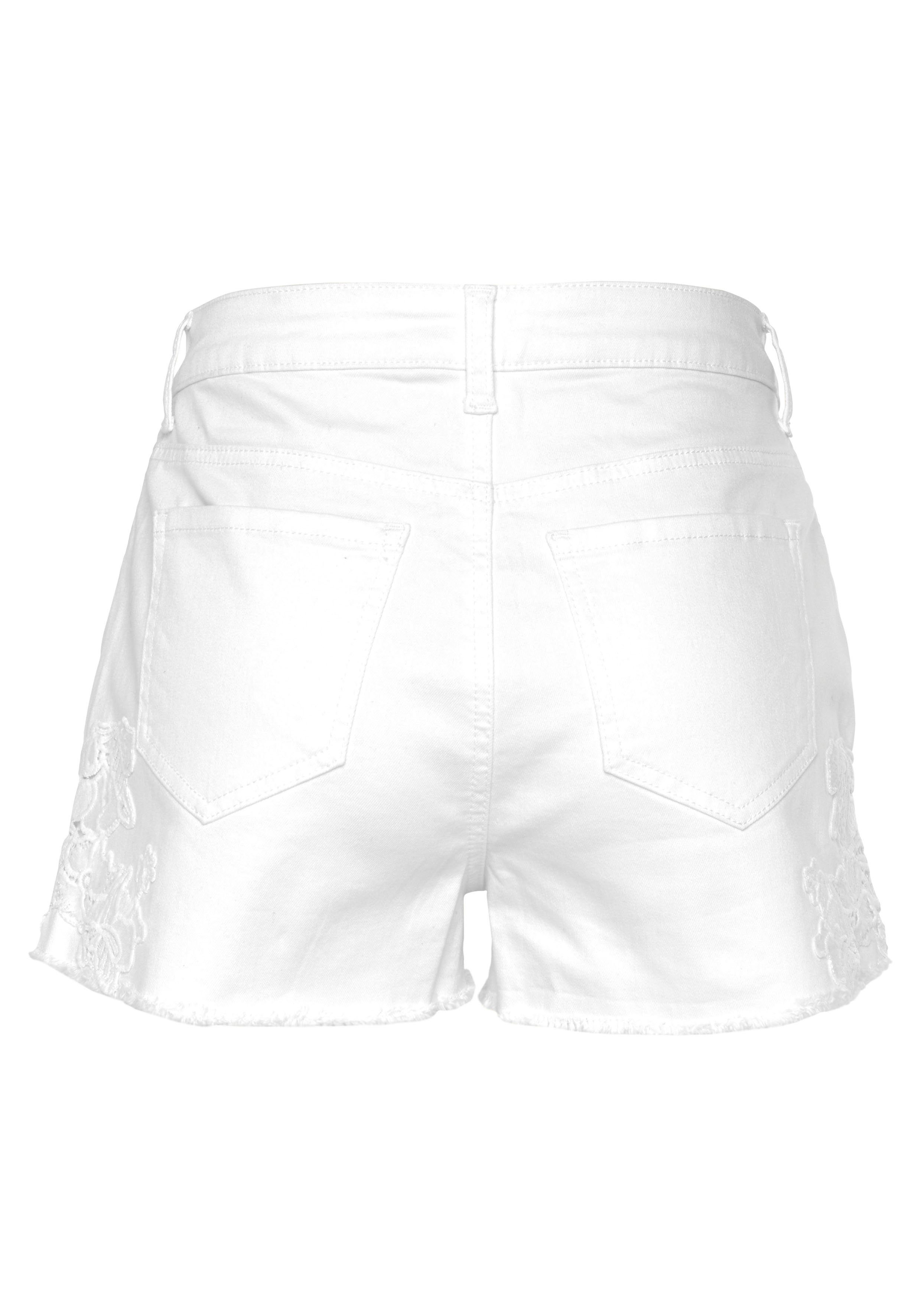 Vivance Jeansshort met kantdetail, korte broek, zomershort, modieus