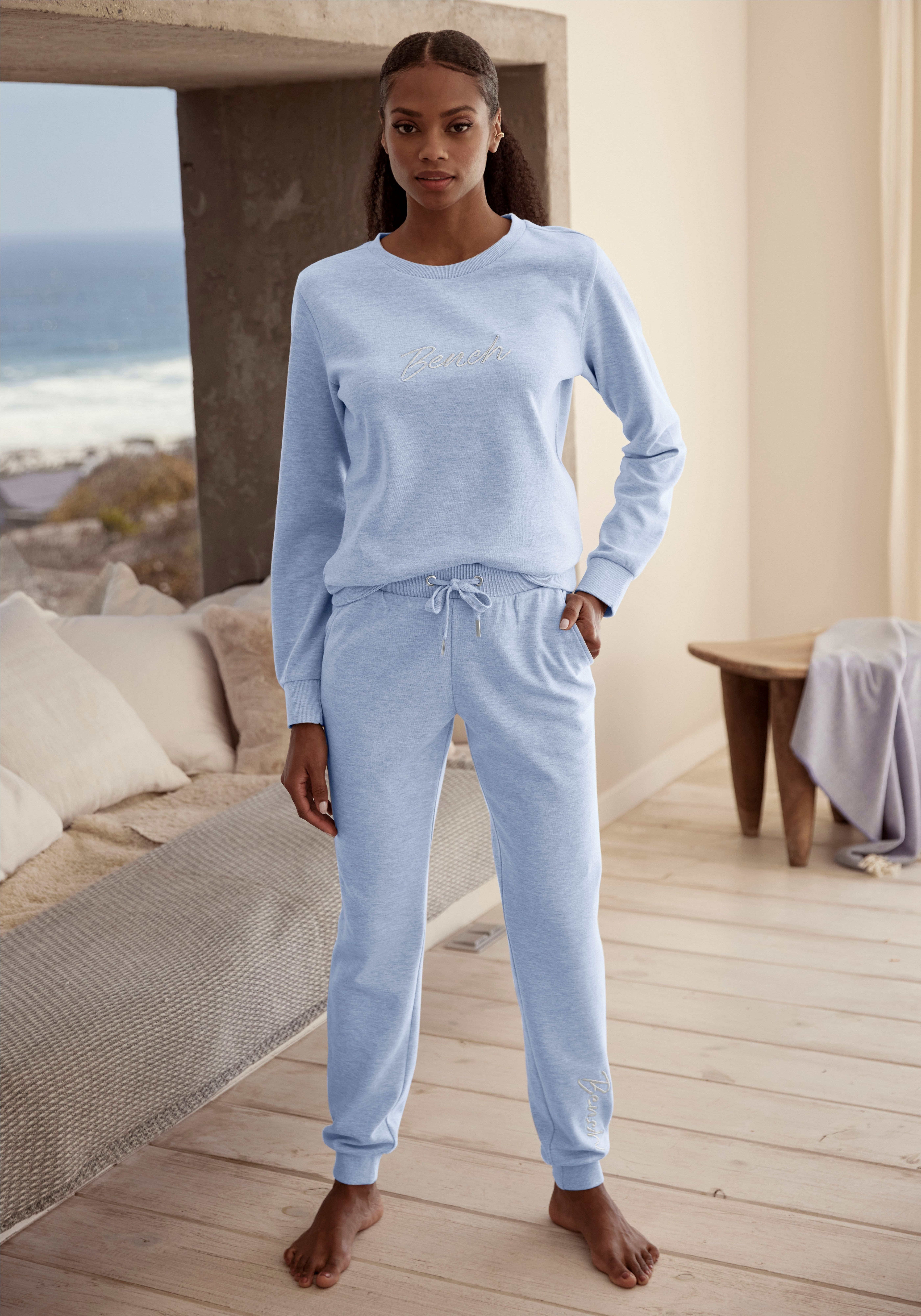 Bench. Loungewear Relaxbroek -loungebroek, sweatbroek met glanzende logo-borduurwerk, loungewear, loungepak