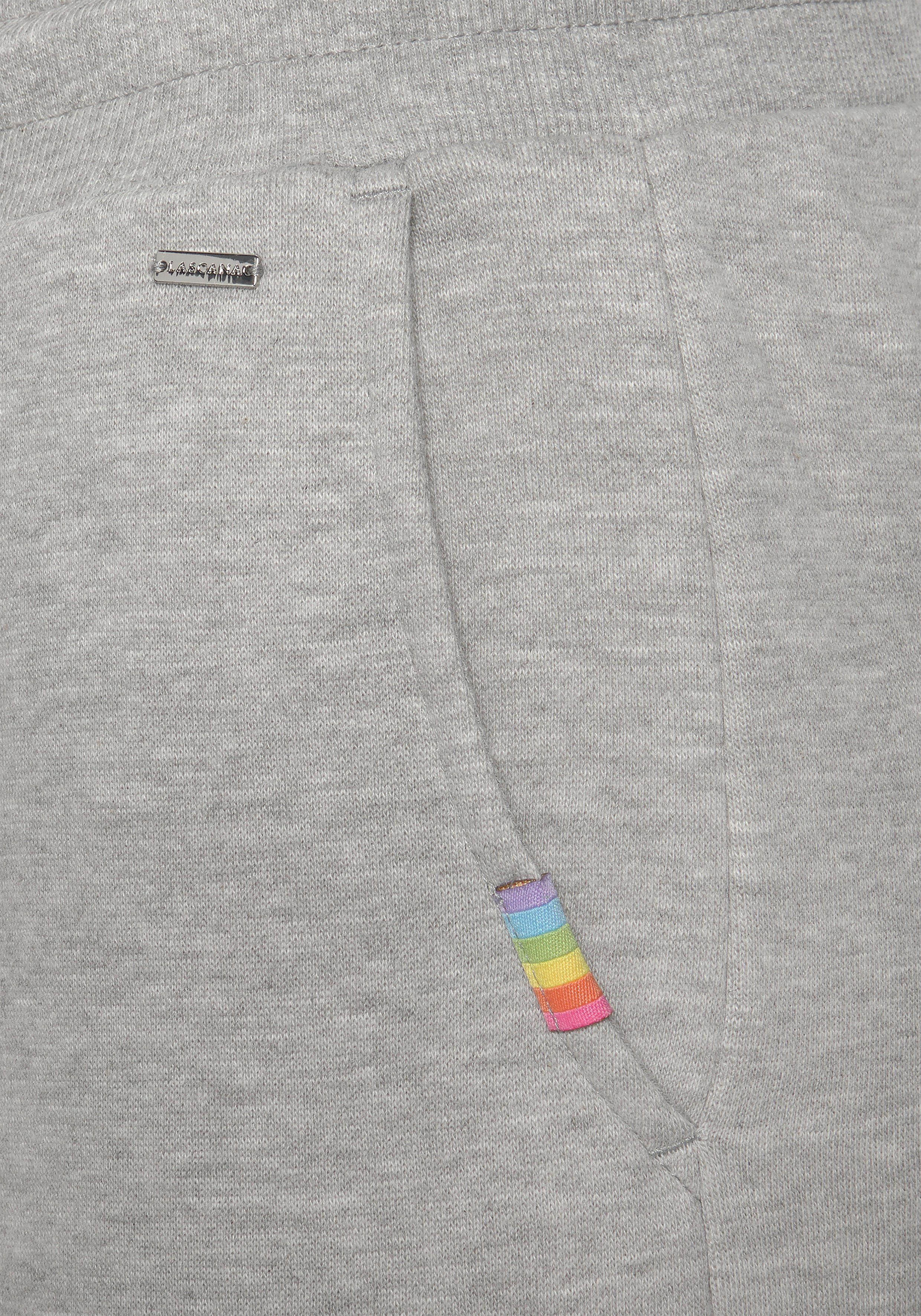 Lascana Relaxshorts Pride met regenboogmerk